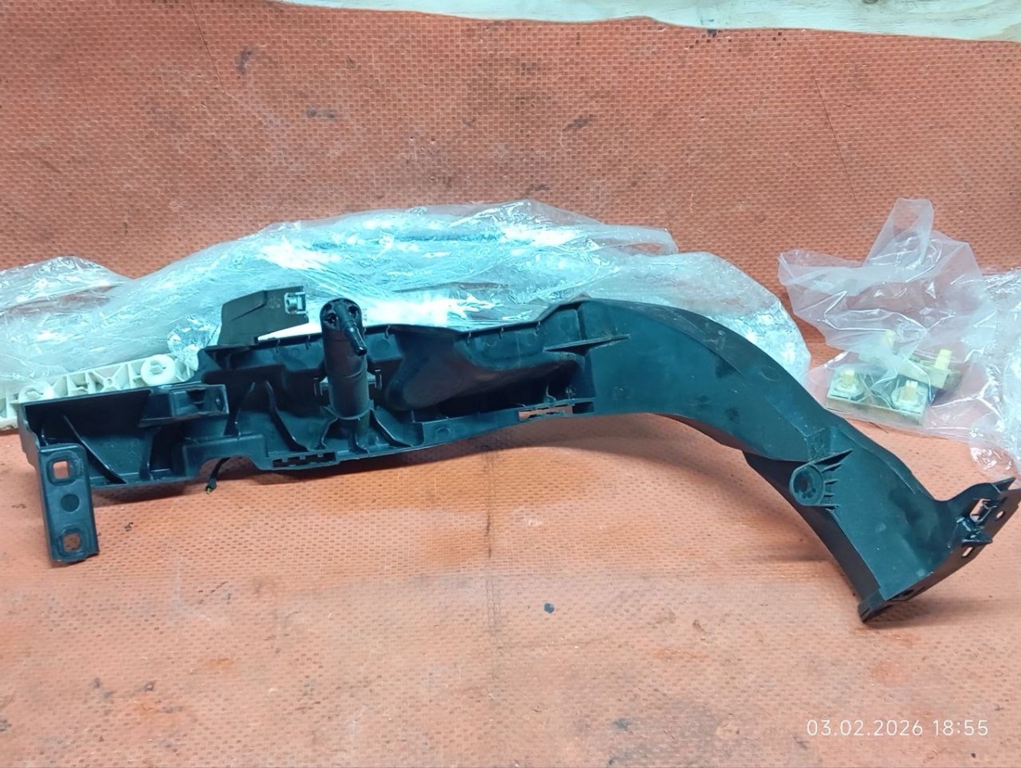 Кронштейн фары левый BMW X1 E84, 2500 рублей, Москва