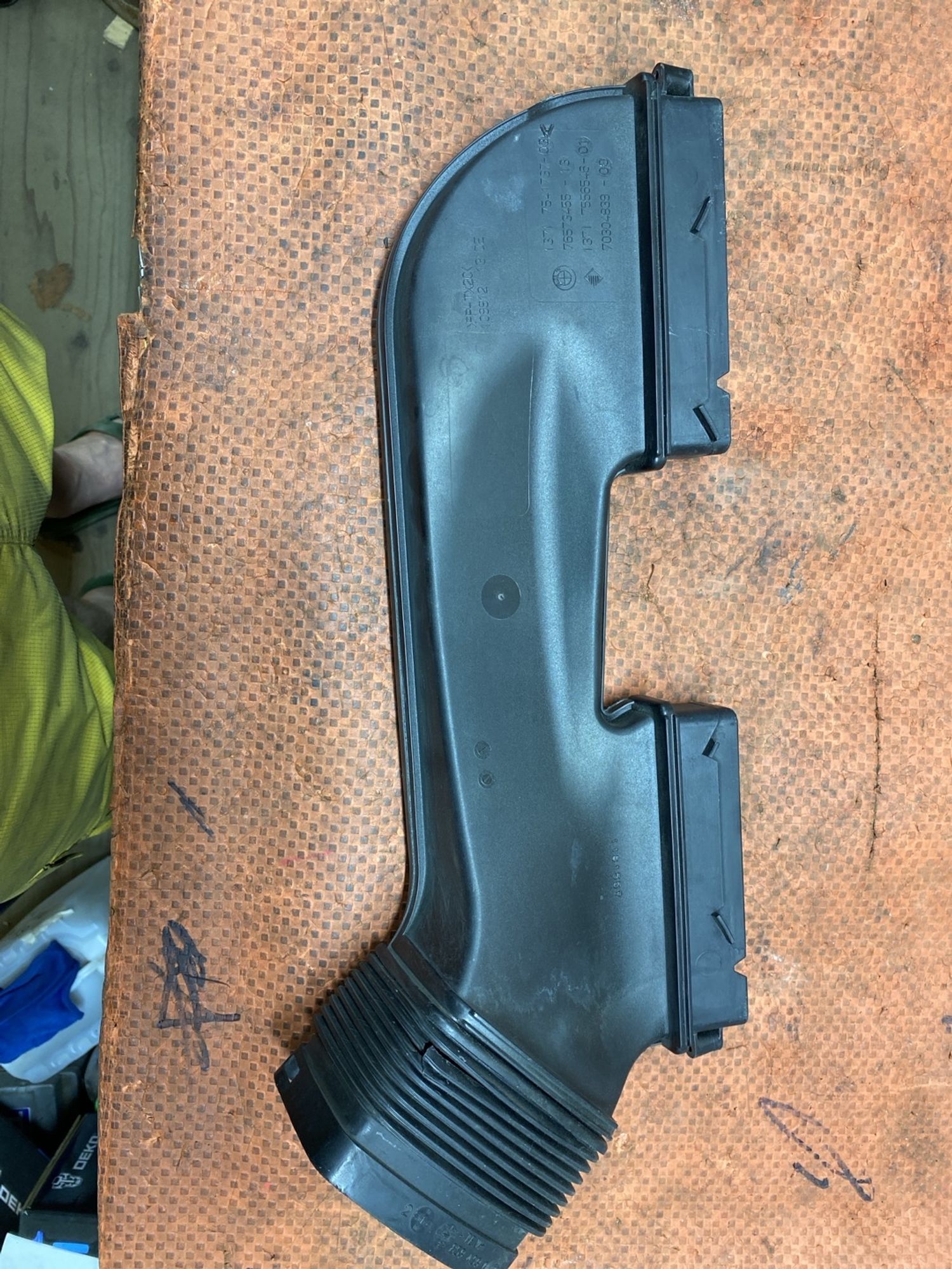 https://ycs.partsauto.market/partsauto-images/thmbs/userImages/4bc412e58a1c6cab6d9447373f981aa7/part/7588c478-630d-4792-a9d5-3134e0bcc413_1781002127694.jpg