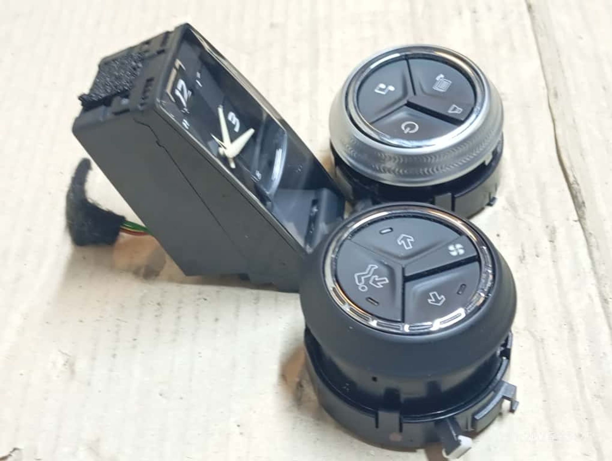 https://ycs.partsauto.market/partsauto-images/thmbs/userImages/4bc412e58a1c6cab6d9447373f981aa7/part/7c7821e3-79d4-4cff-8ef3-ba8c8f3628a4_1780489736845.jpg