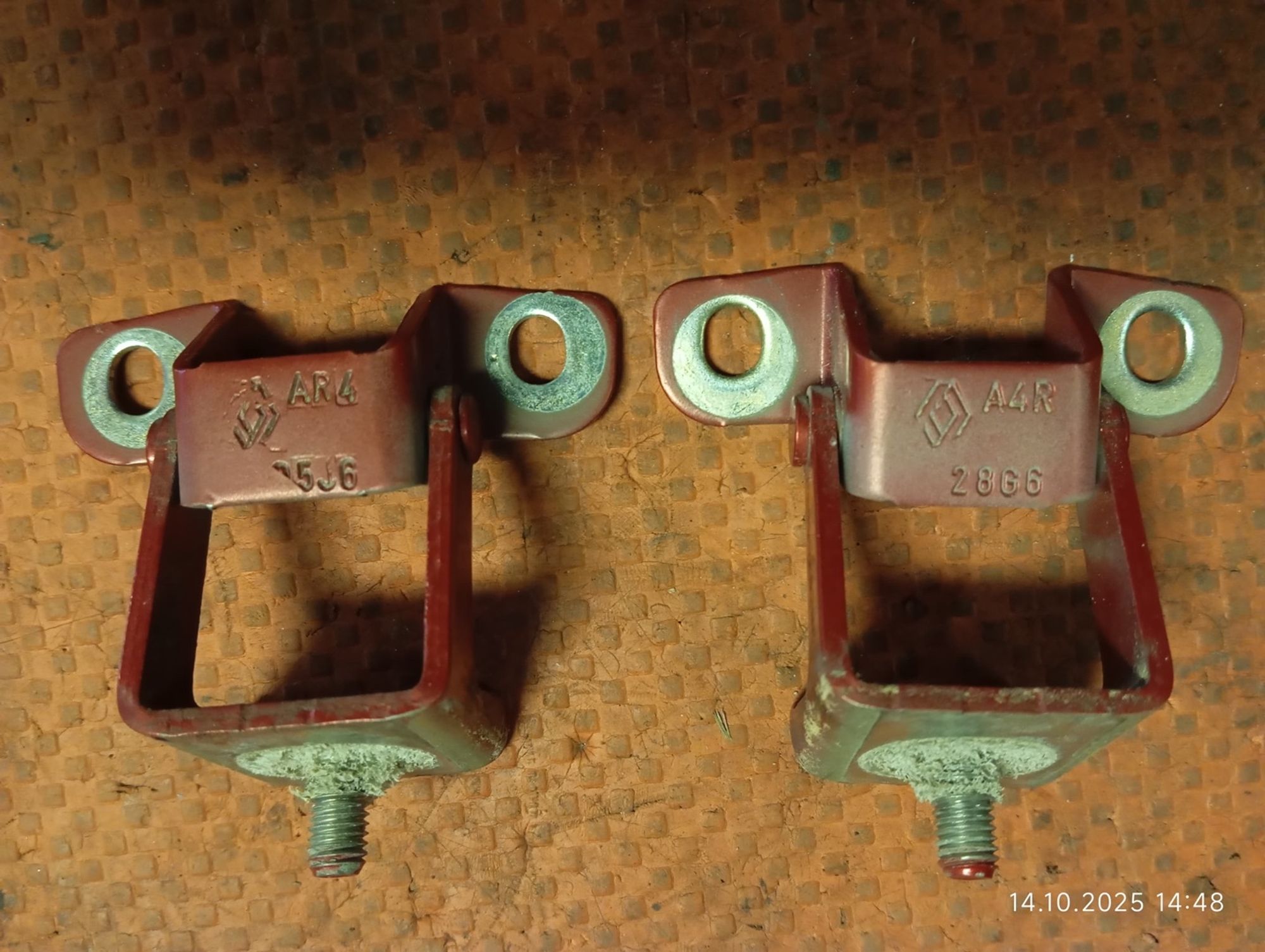 Петли крышки багажника Renault Sandero II, 1000 рублей, Москва