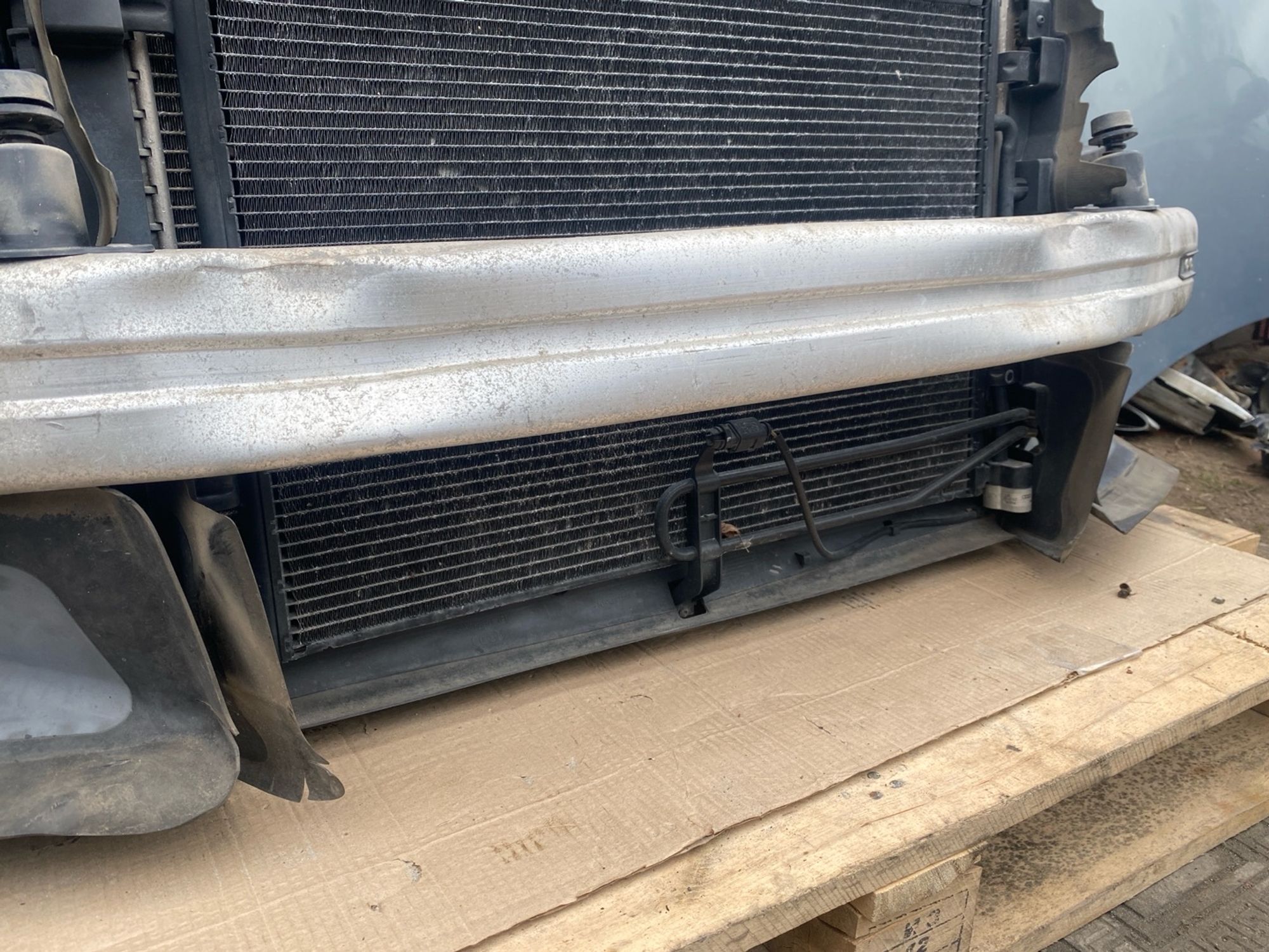 https://ycs.partsauto.market/partsauto-images/thmbs/userImages/4bc412e58a1c6cab6d9447373f981aa7/part/a18acc47-fc2c-4460-bf24-042fcf5a65d4_1743014460957.jpg