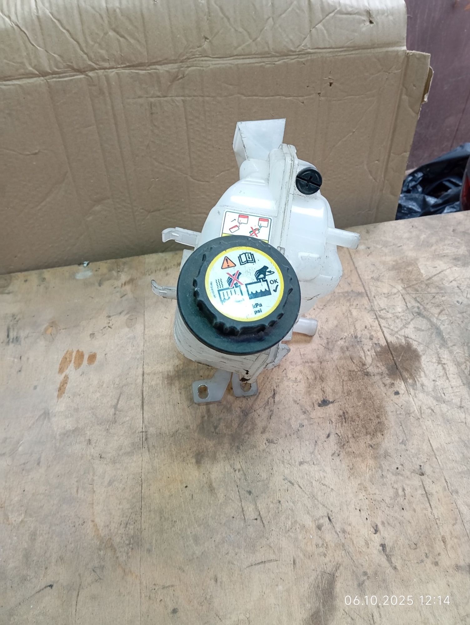 Бачок расширительный ОЖ Land Rover Discovery 2007, 2600 рублей, Москва