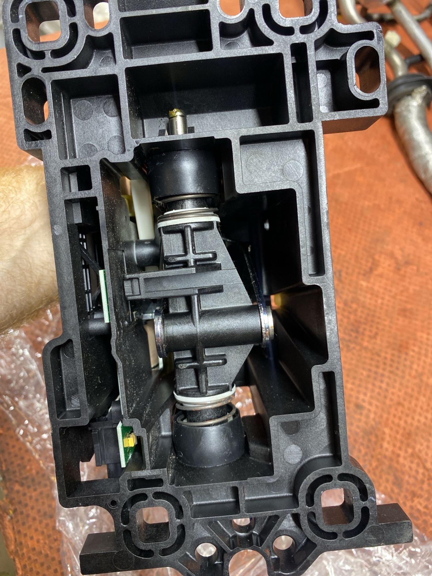 https://ycs.partsauto.market/partsauto-images/thmbs/userImages/4bc412e58a1c6cab6d9447373f981aa7/part/a34bf7a6-18ad-43cc-bb95-8b1371c267e5_1782894498744.jpg
