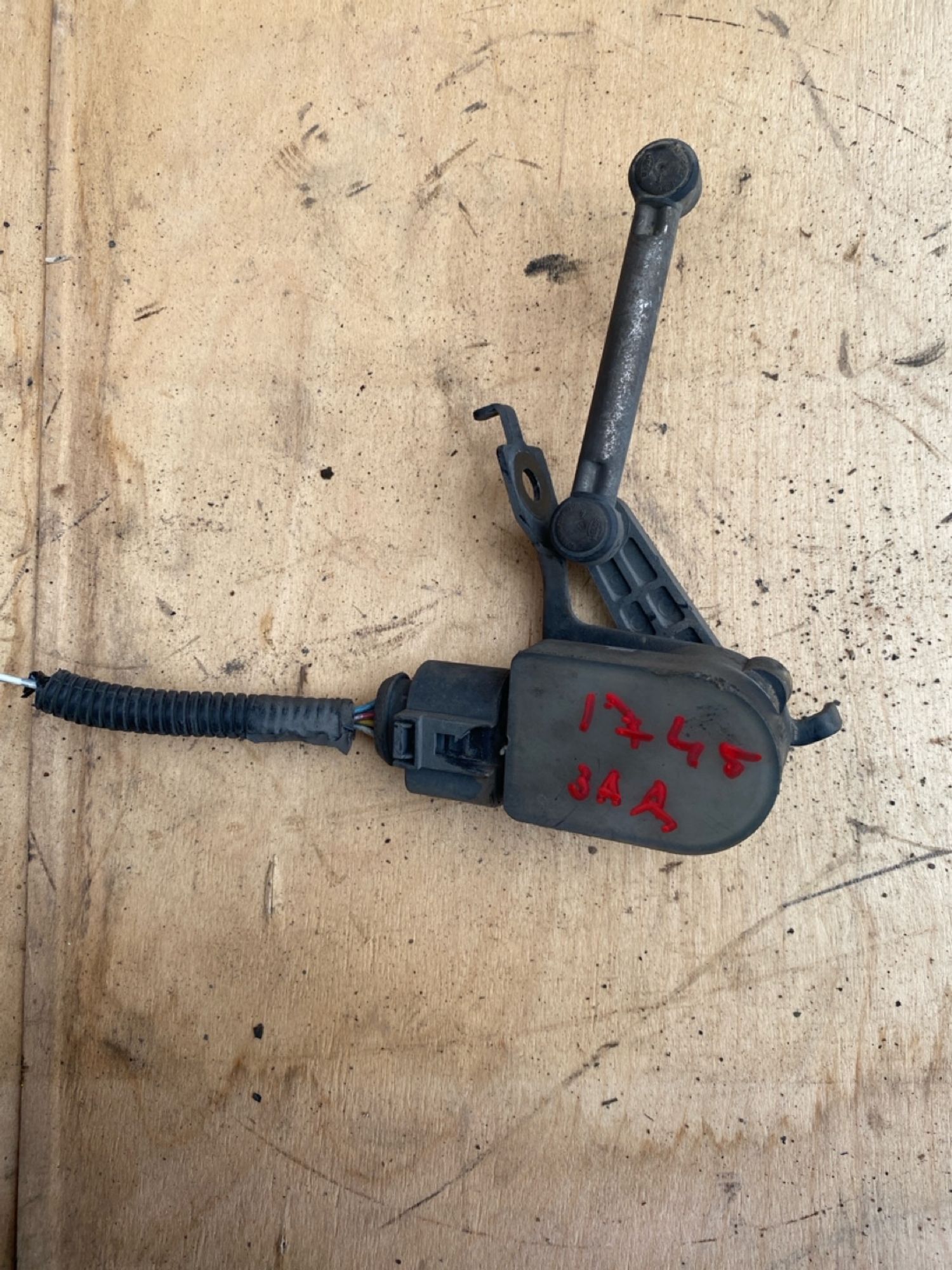 https://ycs.partsauto.market/partsauto-images/thmbs/userImages/4bc412e58a1c6cab6d9447373f981aa7/part/a754d64f-7b7f-4e22-8c1d-7766fb33cda3_1742399724596.jpg
