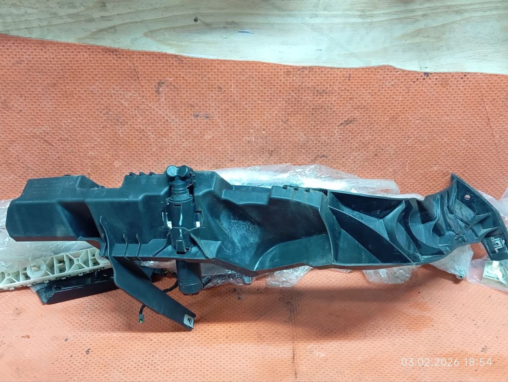 Кронштейн фары левый BMW X1 E84, 2500 рублей, Москва