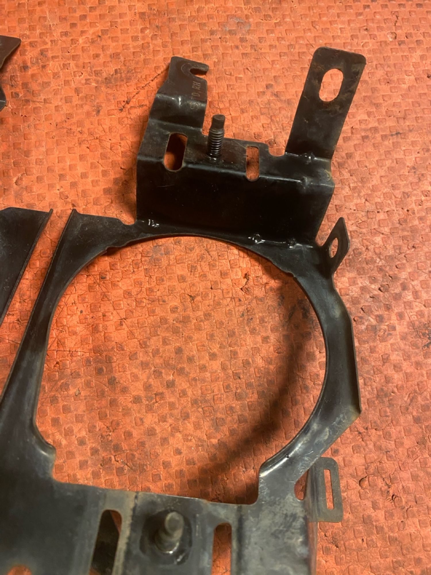 https://ycs.partsauto.market/partsauto-images/thmbs/userImages/4bc412e58a1c6cab6d9447373f981aa7/part/aab6141b-aea5-4b53-8ce6-b93dd66e295a_1743016769206.jpg