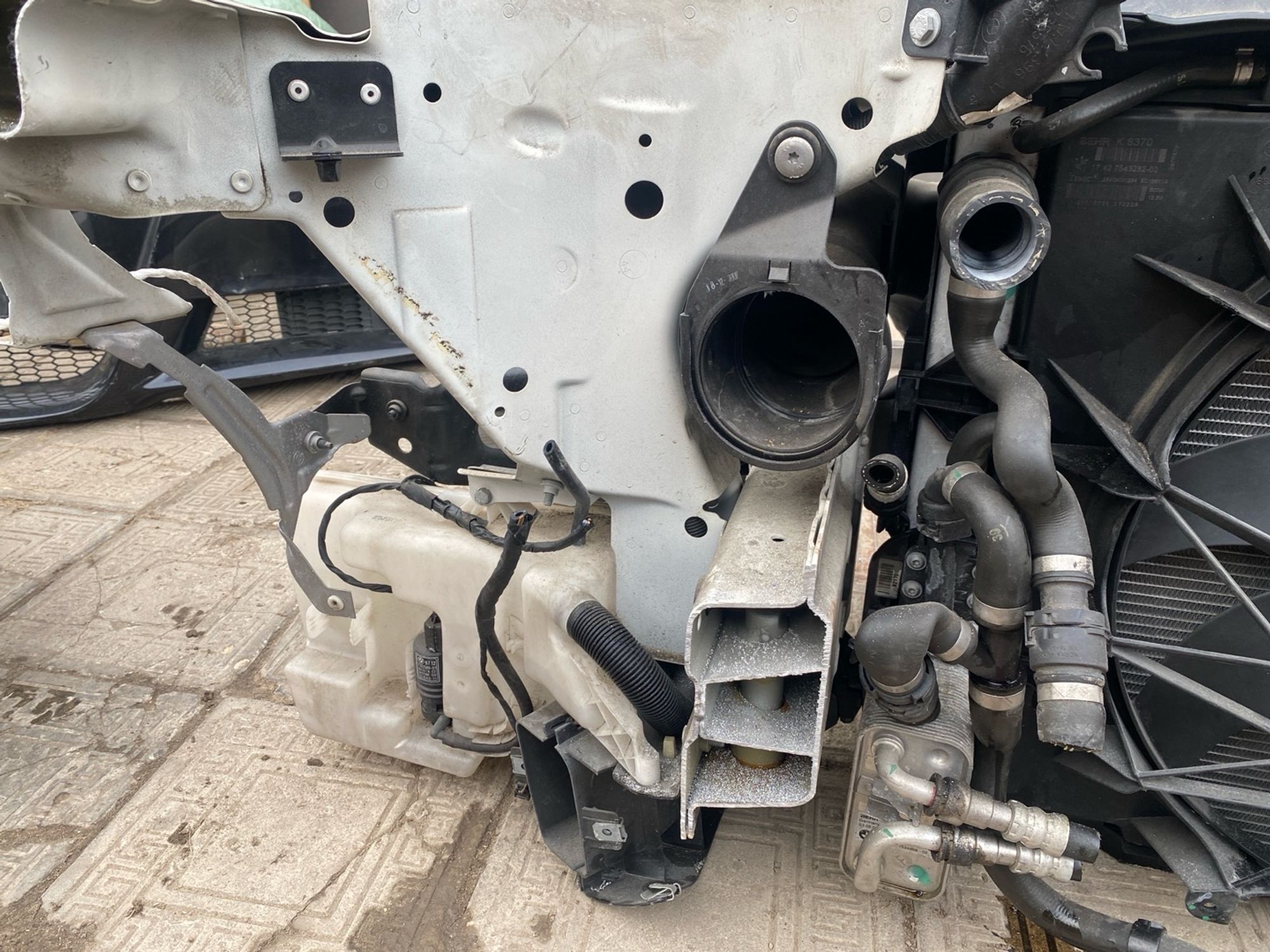 https://ycs.partsauto.market/partsauto-images/thmbs/userImages/4bc412e58a1c6cab6d9447373f981aa7/part/aef513ad-466c-4ee0-b7c4-685e54fd0375_1741705853671.jpg