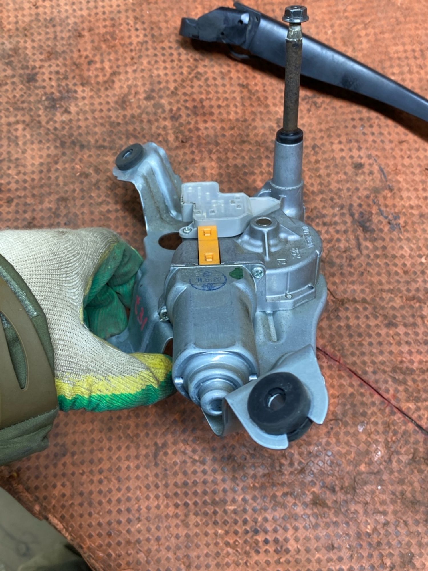https://ycs.partsauto.market/partsauto-images/thmbs/userImages/4bc412e58a1c6cab6d9447373f981aa7/part/b3eaa934-c57a-4d49-a4b0-3d1867fb6df1_1779958427363.jpg