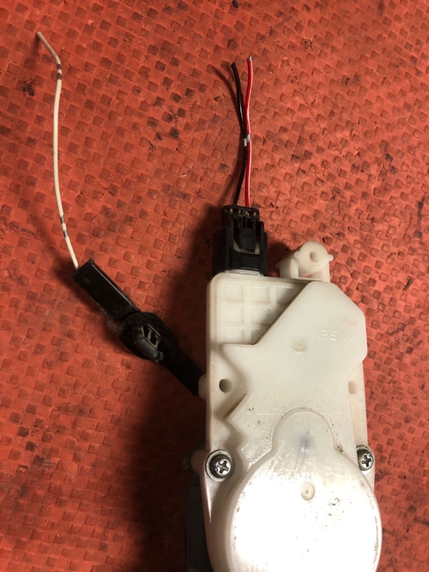 https://ycs.partsauto.market/partsauto-images/thmbs/userImages/4bc412e58a1c6cab6d9447373f981aa7/part/c8e76033-85b5-4475-91d8-0d643debc921_1729767322897.jpg