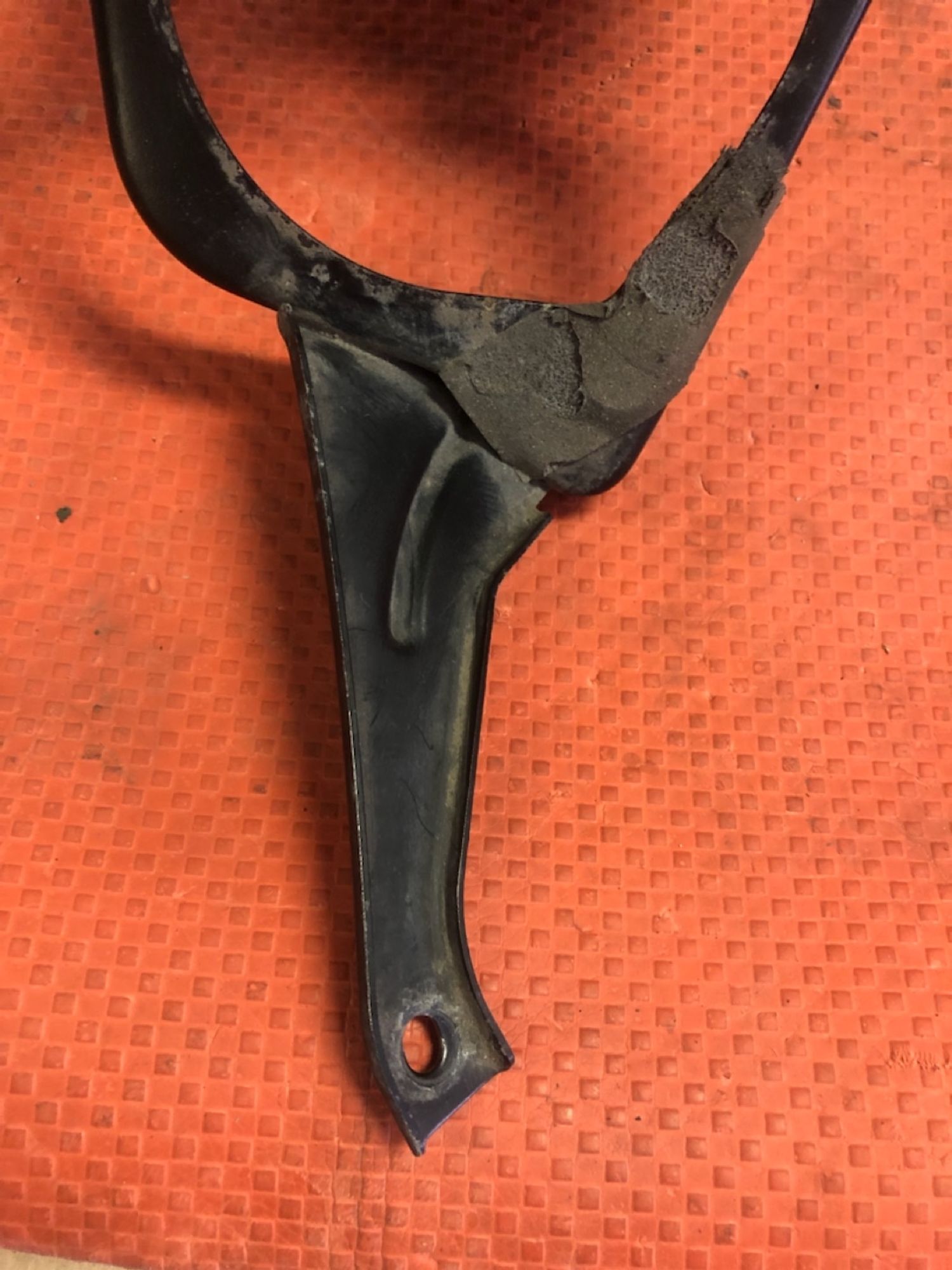 https://ycs.partsauto.market/partsauto-images/thmbs/userImages/4bc412e58a1c6cab6d9447373f981aa7/part/cf781b06-0b54-4f11-ae40-554fcb0bc98c_1720532096721.jpg