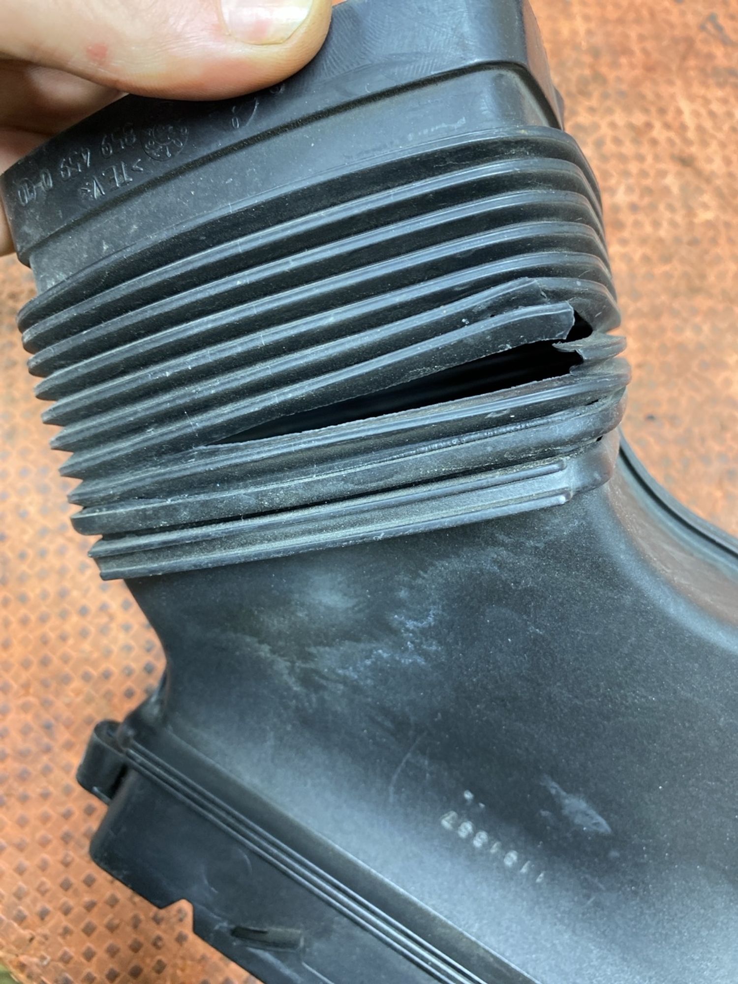 https://ycs.partsauto.market/partsauto-images/thmbs/userImages/4bc412e58a1c6cab6d9447373f981aa7/part/dd6152c9-3414-45d9-89a8-50492e0ae477_1781002129924.jpg