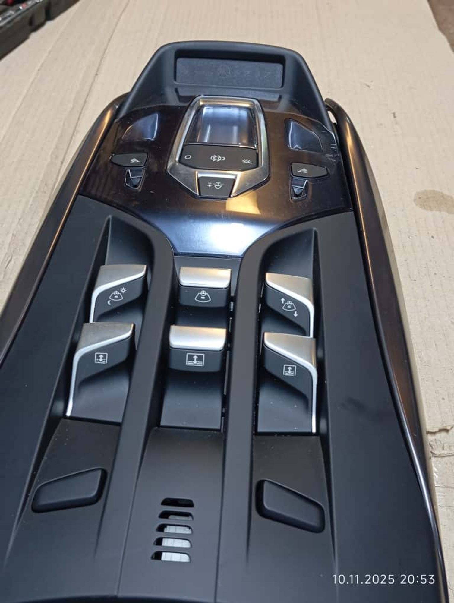 https://ycs.partsauto.market/partsauto-images/thmbs/userImages/4bc412e58a1c6cab6d9447373f981aa7/part/e3a3b6d3-36b1-4a52-ad8e-ef28372875ce_1780484169022.jpg