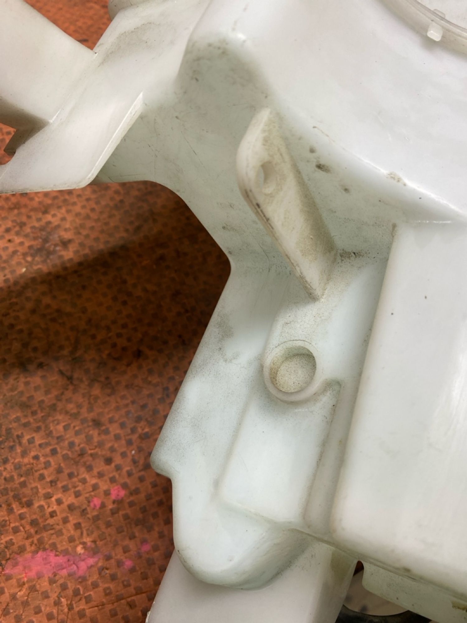 https://ycs.partsauto.market/partsauto-images/thmbs/userImages/4bc412e58a1c6cab6d9447373f981aa7/part/e95caf6f-8600-4b62-a6a3-630615616a71_1780924195559.jpg