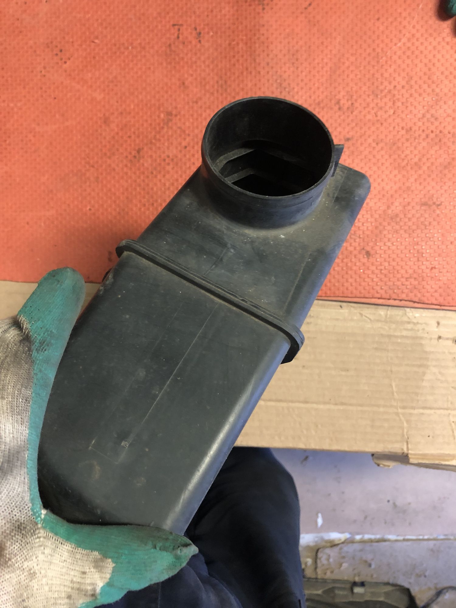 https://ycs.partsauto.market/partsauto-images/thmbs/userImages/4bc412e58a1c6cab6d9447373f981aa7/part/ed37ea62-18be-411d-a310-89bd0adcd065_1716461105972.jpg