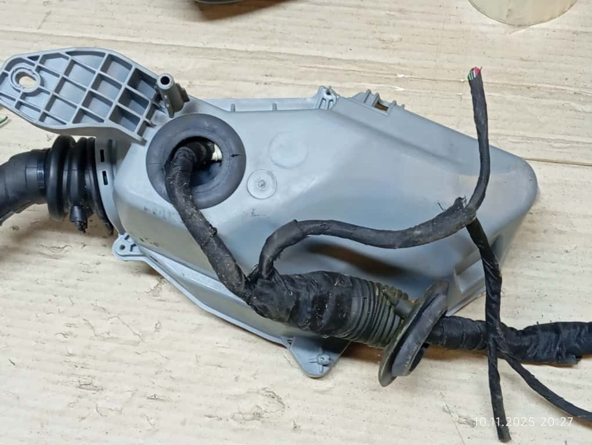 https://ycs.partsauto.market/partsauto-images/thmbs/userImages/4bc412e58a1c6cab6d9447373f981aa7/part/edb88d84-8347-4f60-9945-21d212c03f8f_1780484134304.jpg