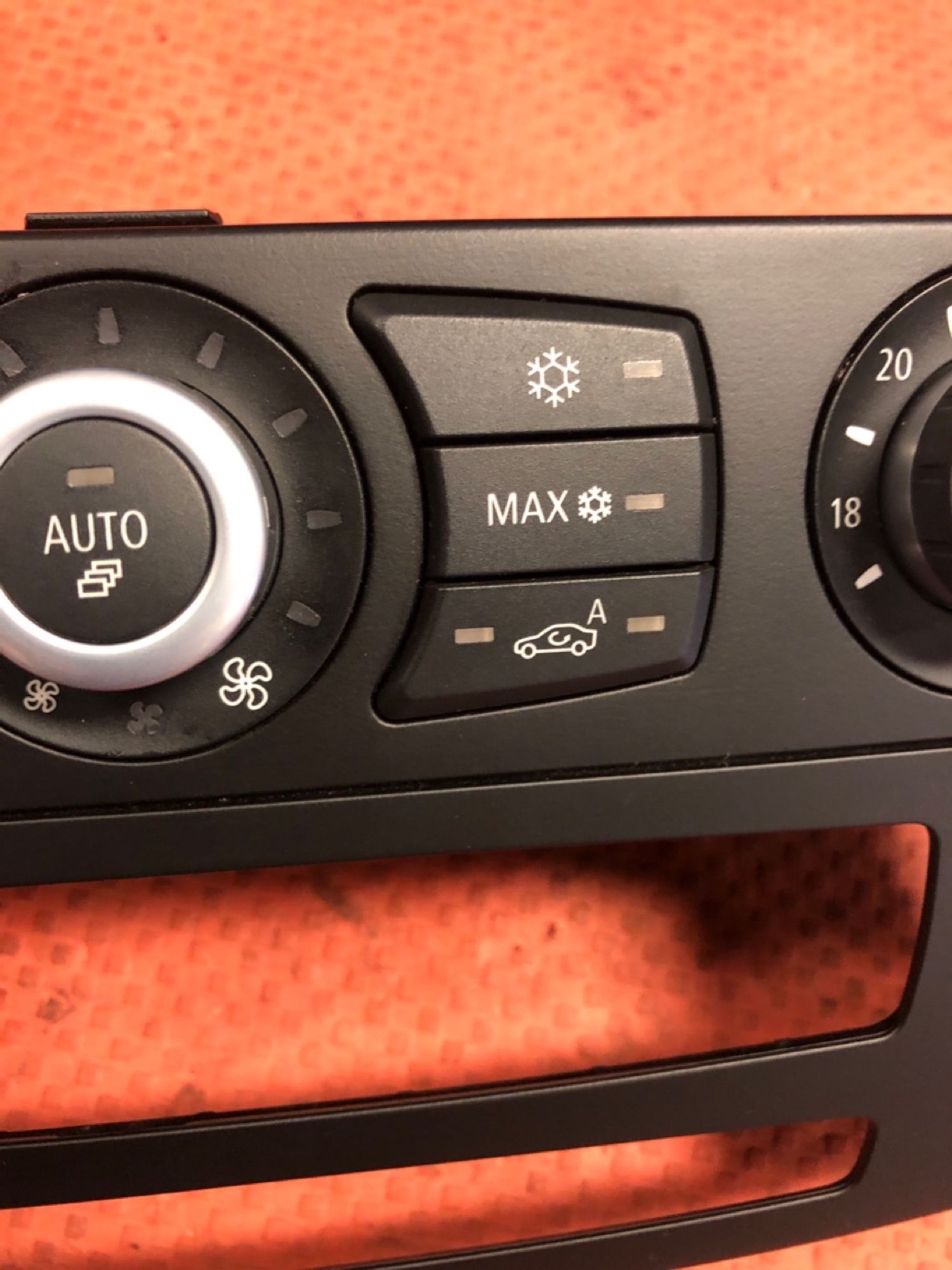 https://ycs.partsauto.market/partsauto-images/thmbs/userImages/4bc412e58a1c6cab6d9447373f981aa7/part/edfcd82b-9713-43de-b41d-2afa6fdb1c90_1728035359805.jpg
