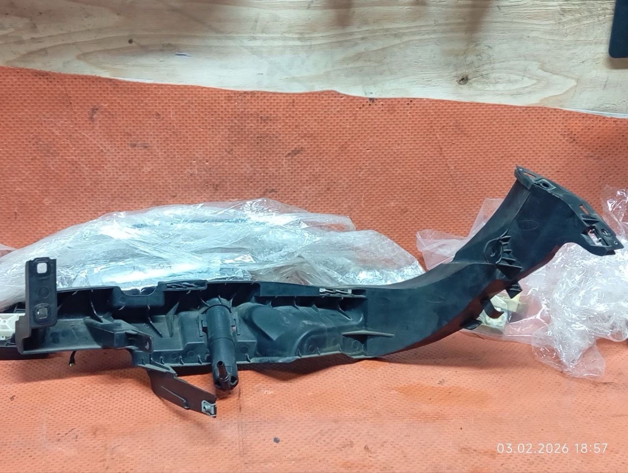 Кронштейн фары правый BMW X1 E84 2010, 2500 рублей, Москва