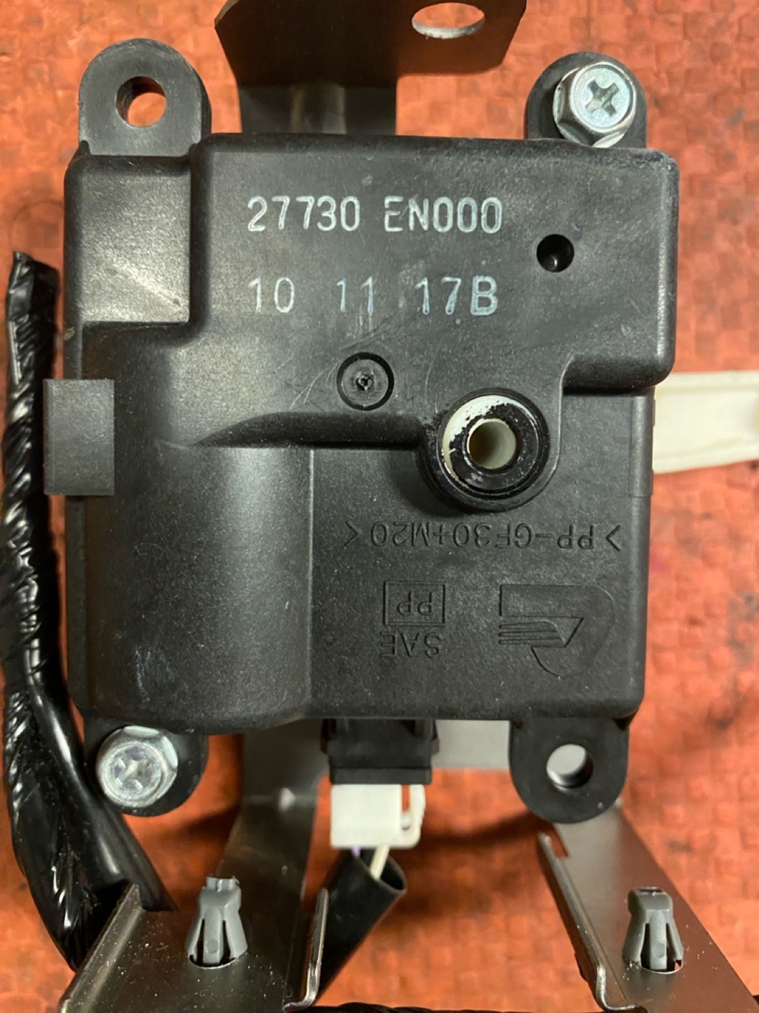 https://ycs.partsauto.market/partsauto-images/thmbs/userImages/4bc412e58a1c6cab6d9447373f981aa7/part/fa52cc22-c154-459b-bdf6-0ac1c7442d71_1740670710446.jpg