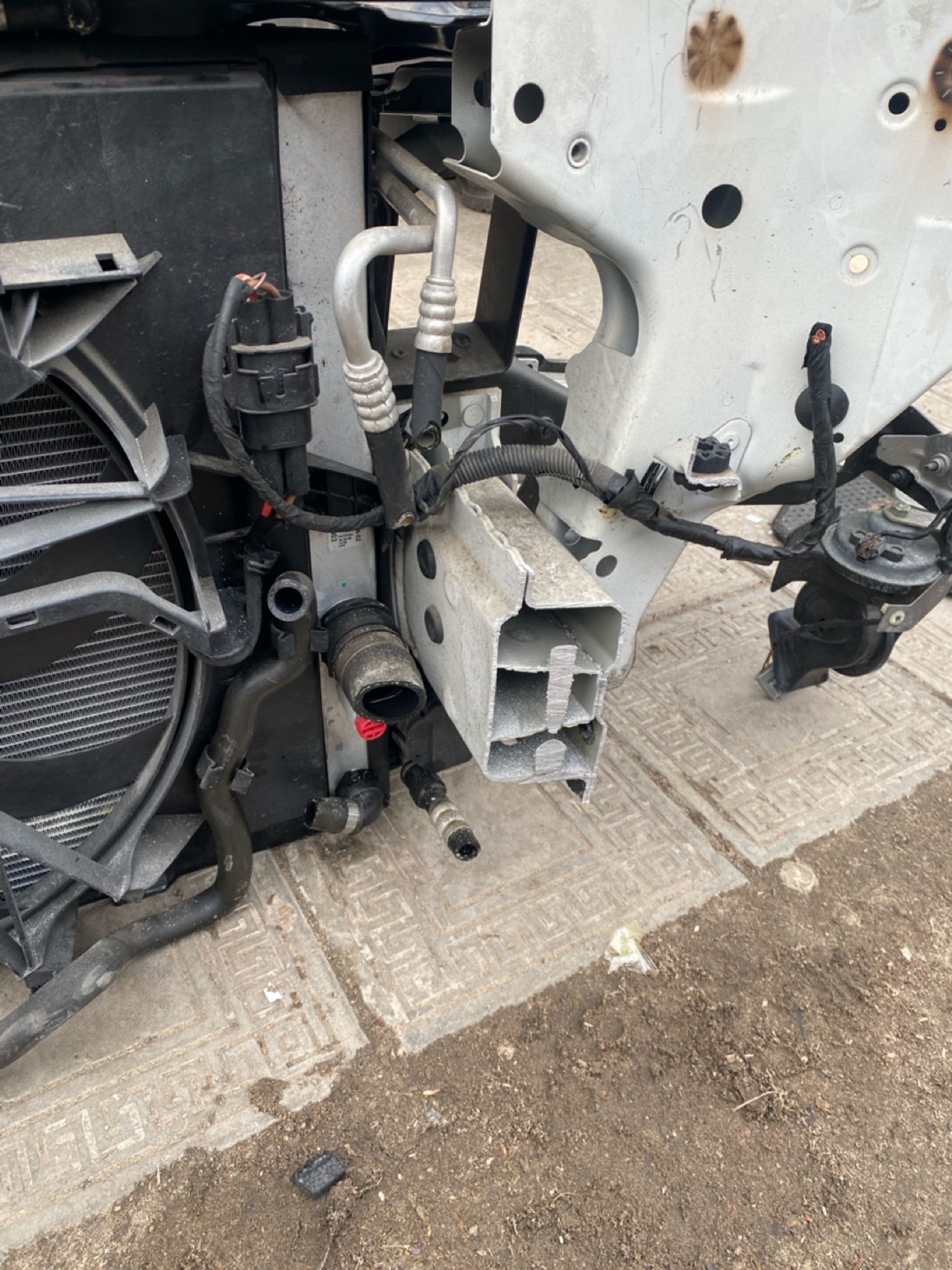 https://ycs.partsauto.market/partsauto-images/thmbs/userImages/4bc412e58a1c6cab6d9447373f981aa7/part/ff74e103-d2ee-4f06-a52f-6f3f98cf1a9d_1741705868806.jpg