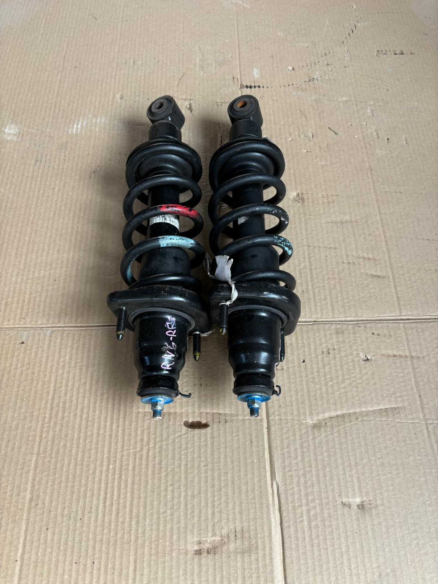 https://ycs.partsauto.market/partsauto-images/thmbs/userImages/524251c8cbe3127a161b07f46dfd07e6/part/8b49caf3-3f68-4c2f-9fe3-1e8b31df209d_1727115981940.jpg