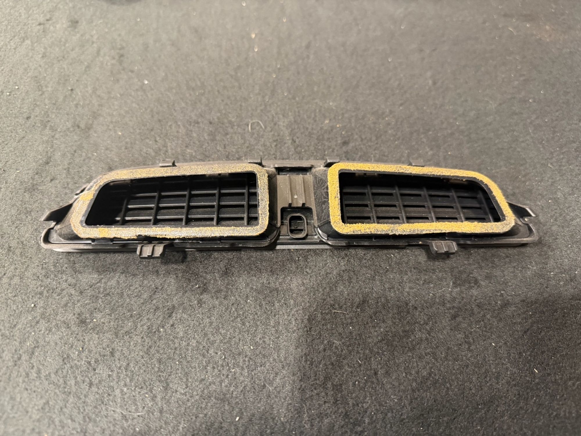 https://ycs.partsauto.market/partsauto-images/thmbs/userImages/57a1490c760884948c1593ca7cc92ed5/part/0585dc37-1b14-46b7-8763-57c9f0c88f0c_1776445304655.jpg