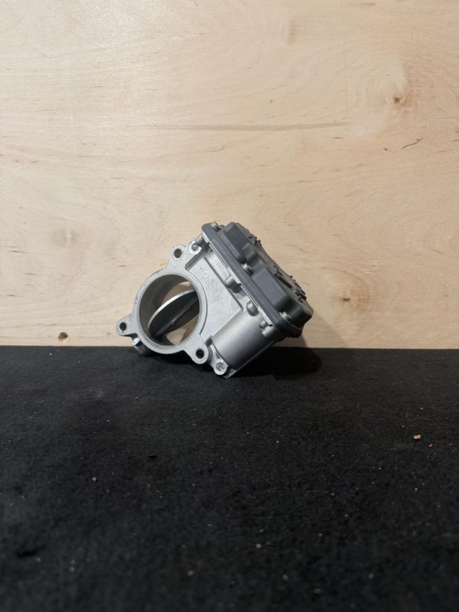 https://ycs.partsauto.market/partsauto-images/thmbs/userImages/57a1490c760884948c1593ca7cc92ed5/part/27ea7a0f-8b0f-43fc-aefb-ea5acaa4a2c0_1776688914410.jpg