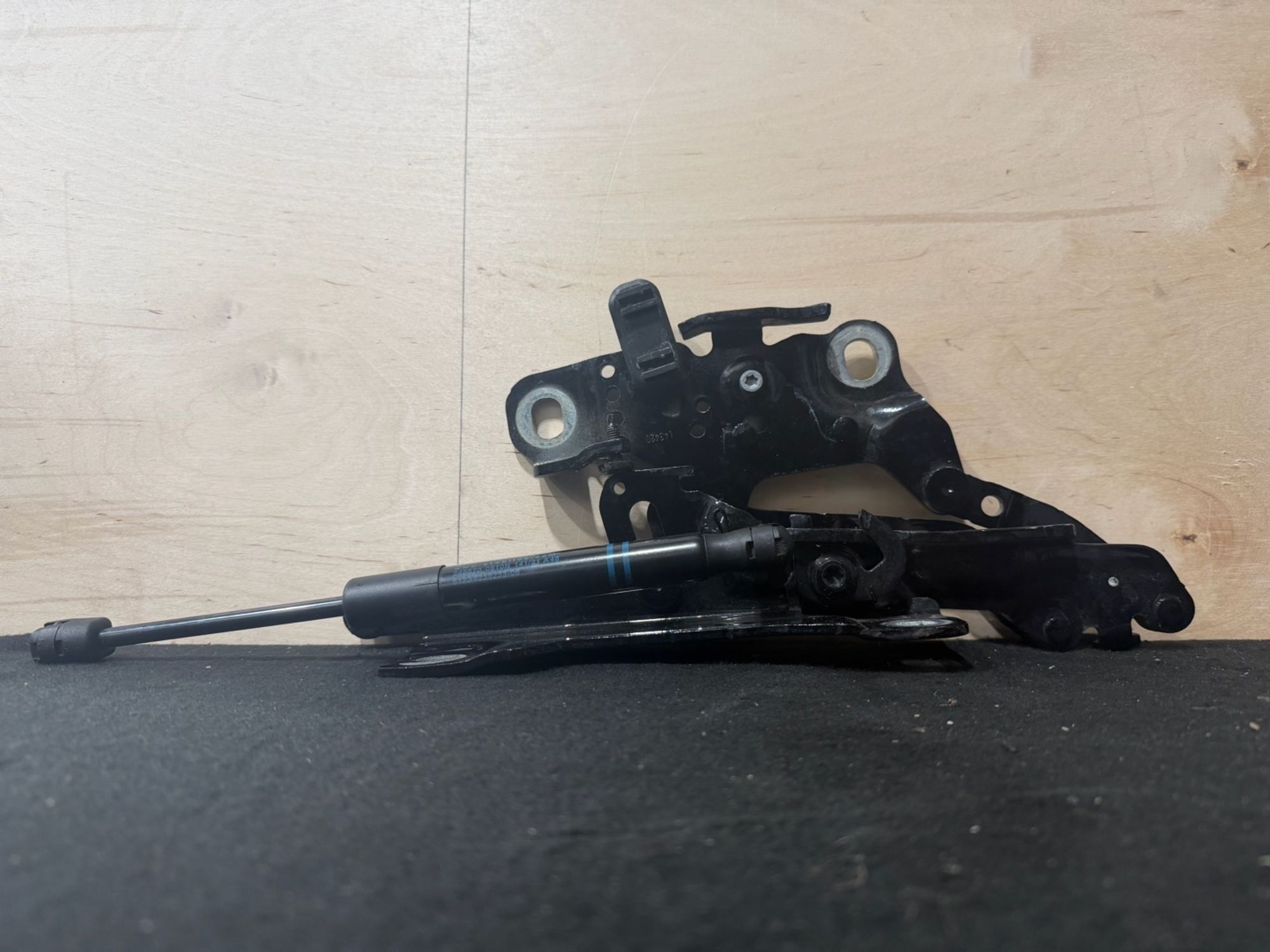 https://ycs.partsauto.market/partsauto-images/thmbs/userImages/57a1490c760884948c1593ca7cc92ed5/part/2c38f232-3530-4a16-9c68-2c0158efa20a_1776705710838.jpg
