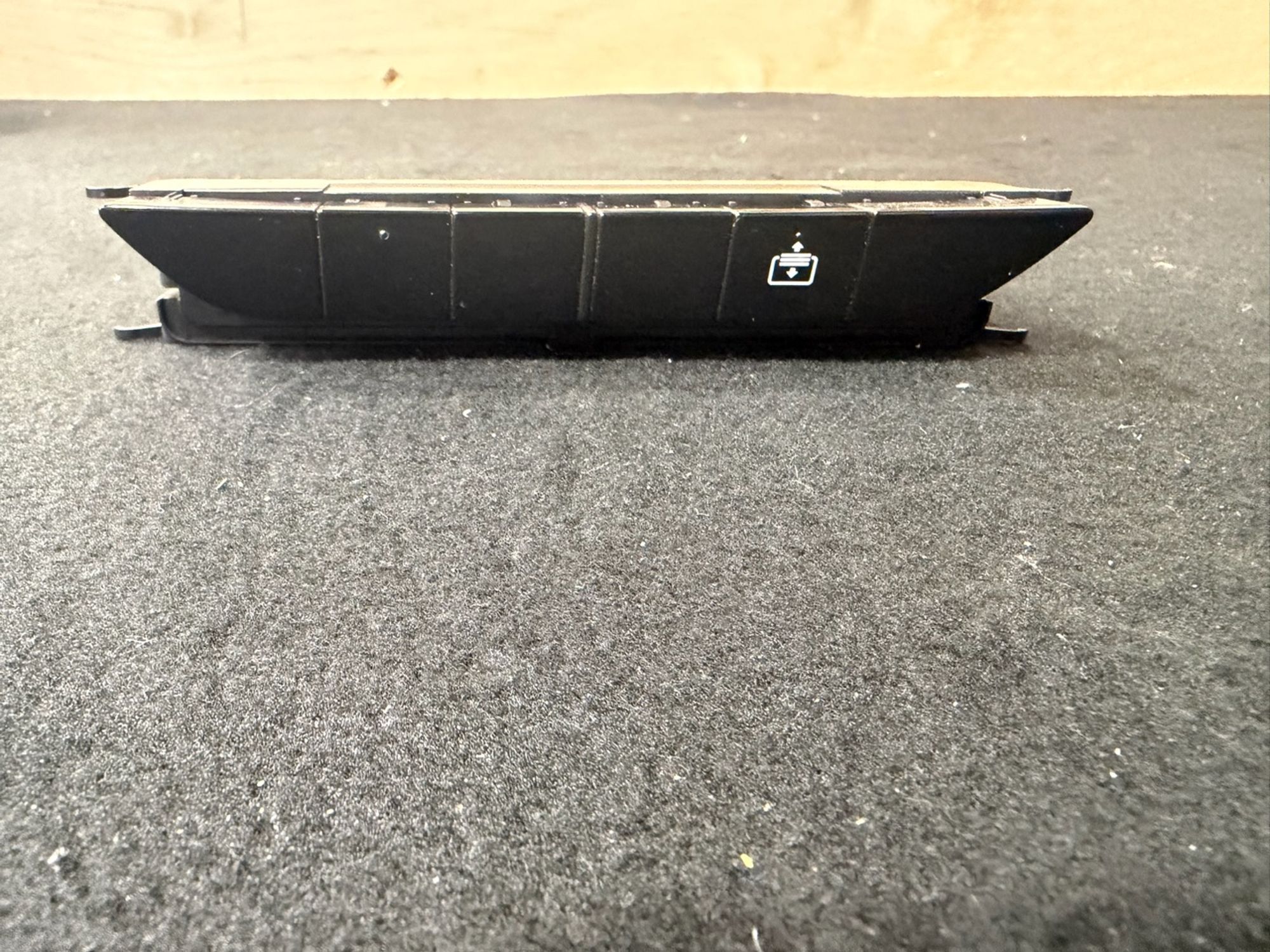 https://ycs.partsauto.market/partsauto-images/thmbs/userImages/57a1490c760884948c1593ca7cc92ed5/part/357db136-df6a-4aa1-9a6c-5858cd5fd458_1776610635133.jpg