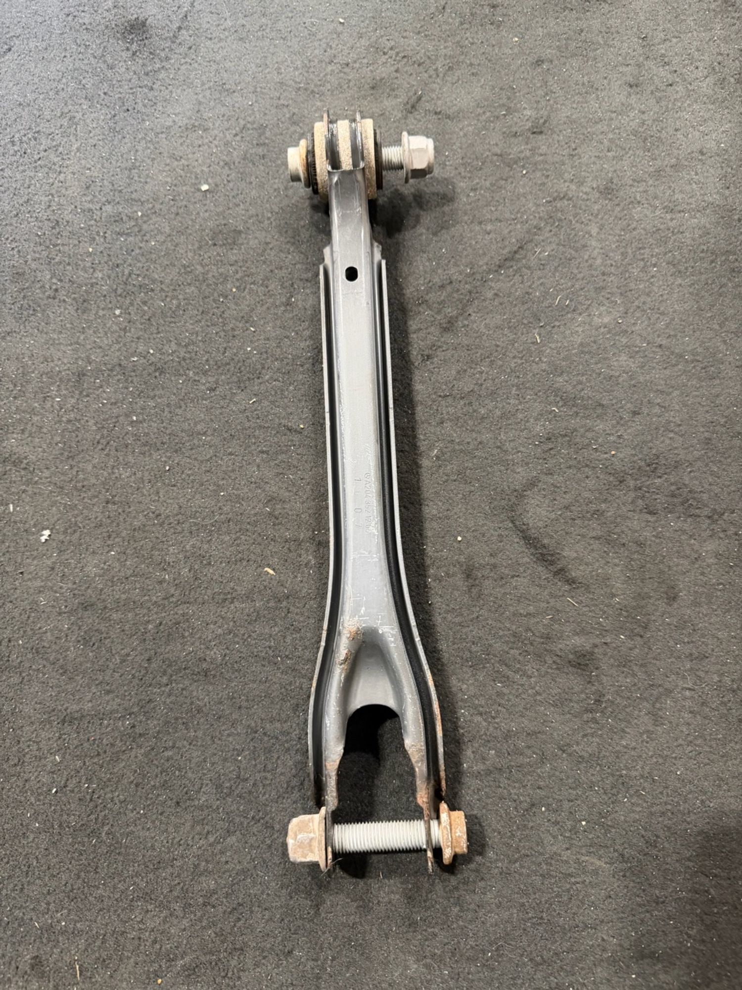 https://ycs.partsauto.market/partsauto-images/thmbs/userImages/57a1490c760884948c1593ca7cc92ed5/part/3d159bb5-eb36-4dfb-a777-4a17941a2909_1777292052068.jpg