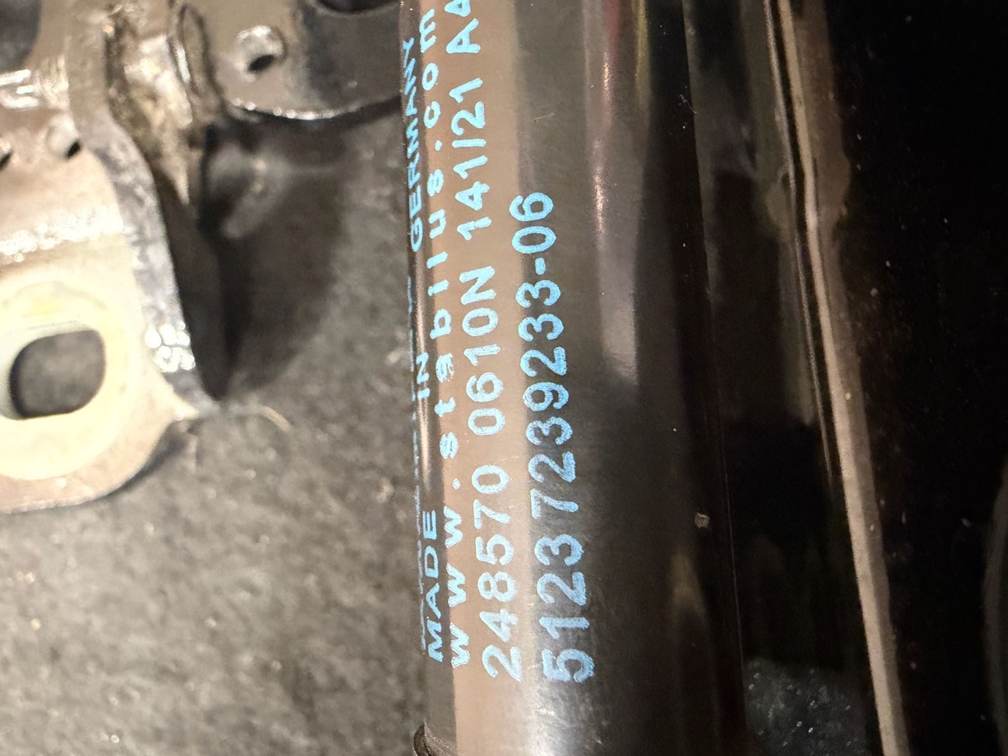 https://ycs.partsauto.market/partsauto-images/thmbs/userImages/57a1490c760884948c1593ca7cc92ed5/part/5e06a243-86da-4ff0-87a5-9cb82e739dbb_1776705712893.jpg