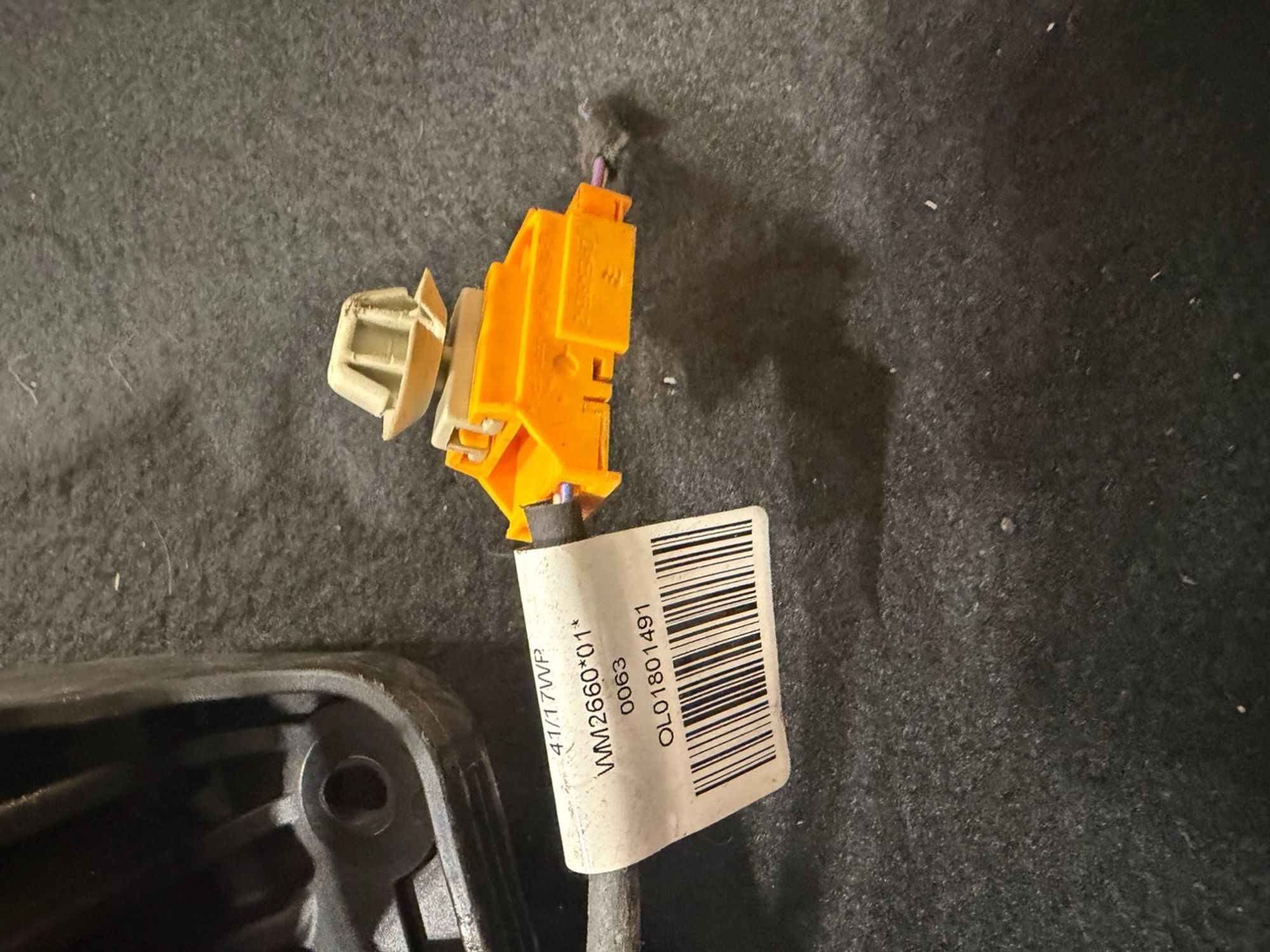 https://ycs.partsauto.market/partsauto-images/thmbs/userImages/57a1490c760884948c1593ca7cc92ed5/part/677c64dd-c480-4c7e-afc0-493b88add790_1776429696669.jpg