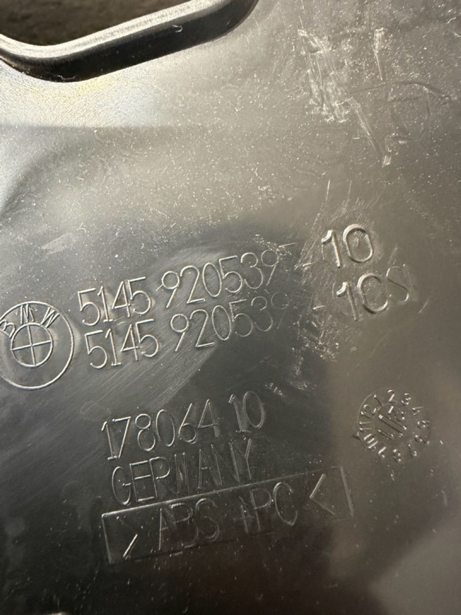 https://ycs.partsauto.market/partsauto-images/thmbs/userImages/57a1490c760884948c1593ca7cc92ed5/part/77f3659d-a114-4784-9c0f-7067b6a54700_1776946838028.jpg