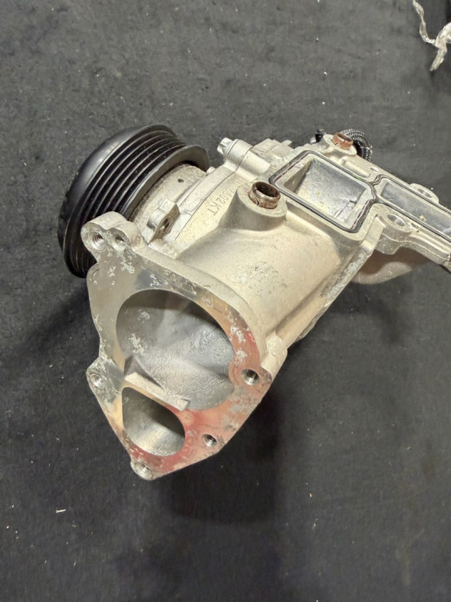 https://ycs.partsauto.market/partsauto-images/thmbs/userImages/57a1490c760884948c1593ca7cc92ed5/part/792e9a94-ee1a-4202-8aff-bd769dfe82fa_1776445196087.jpg