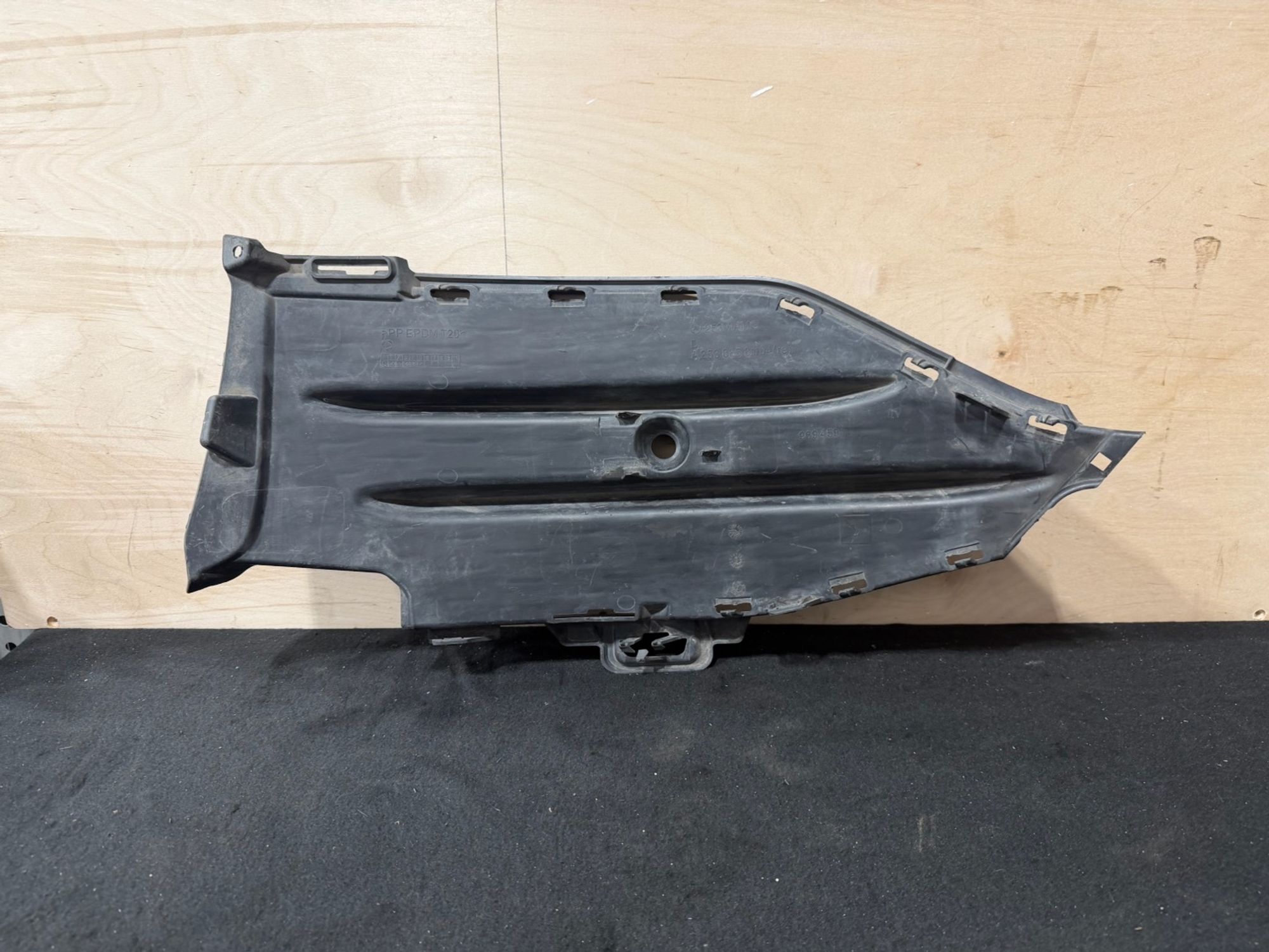 https://ycs.partsauto.market/partsauto-images/thmbs/userImages/57a1490c760884948c1593ca7cc92ed5/part/836e806b-794f-4555-a653-9a809bcb8b21_1776877687124.jpg