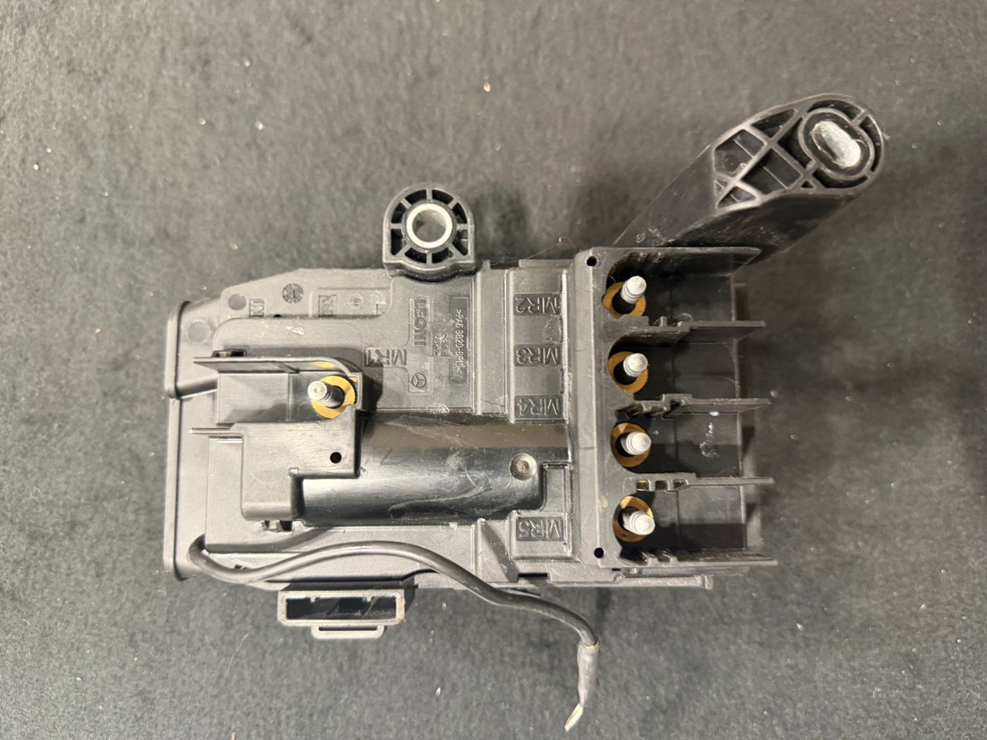 https://ycs.partsauto.market/partsauto-images/thmbs/userImages/57a1490c760884948c1593ca7cc92ed5/part/85074d27-d64d-4f31-86da-e3b470aeb29e_1776445427063.jpg