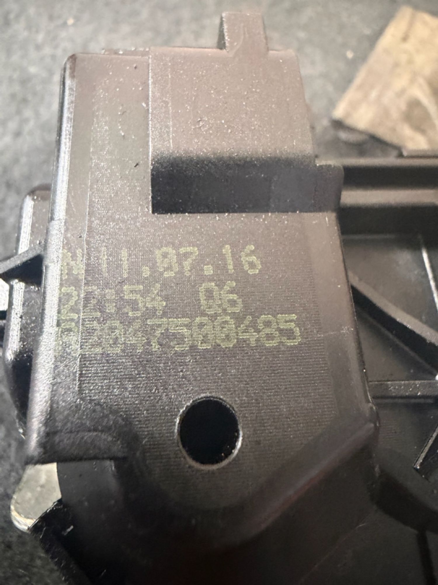 https://ycs.partsauto.market/partsauto-images/thmbs/userImages/57a1490c760884948c1593ca7cc92ed5/part/97f1a76f-d5d5-4d51-83c1-374b9603d8d9_1776692793356.jpg