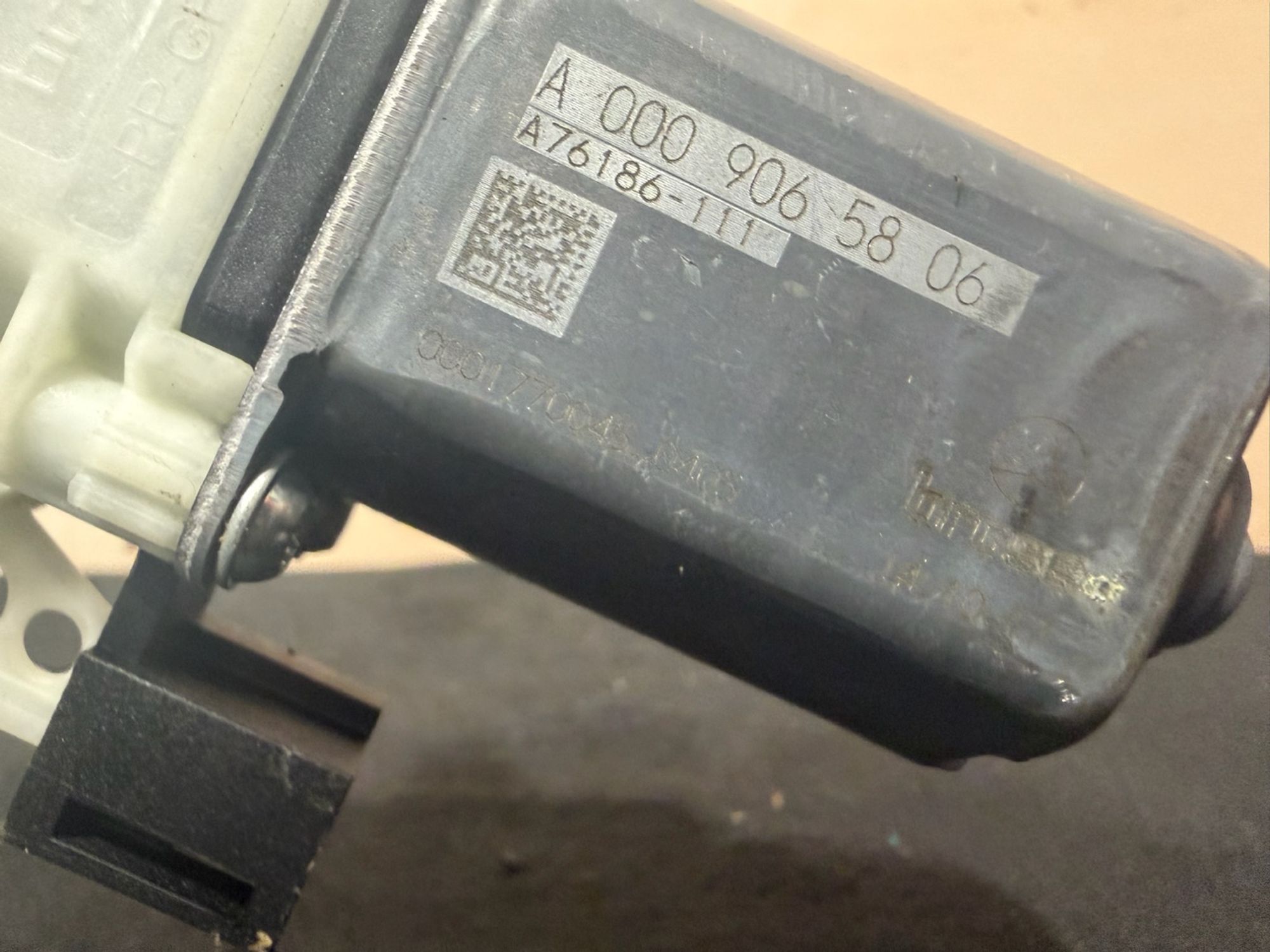 https://ycs.partsauto.market/partsauto-images/thmbs/userImages/57a1490c760884948c1593ca7cc92ed5/part/990d2001-e7a6-4848-8c0a-dcfbca3132a2_1776695560991.jpg