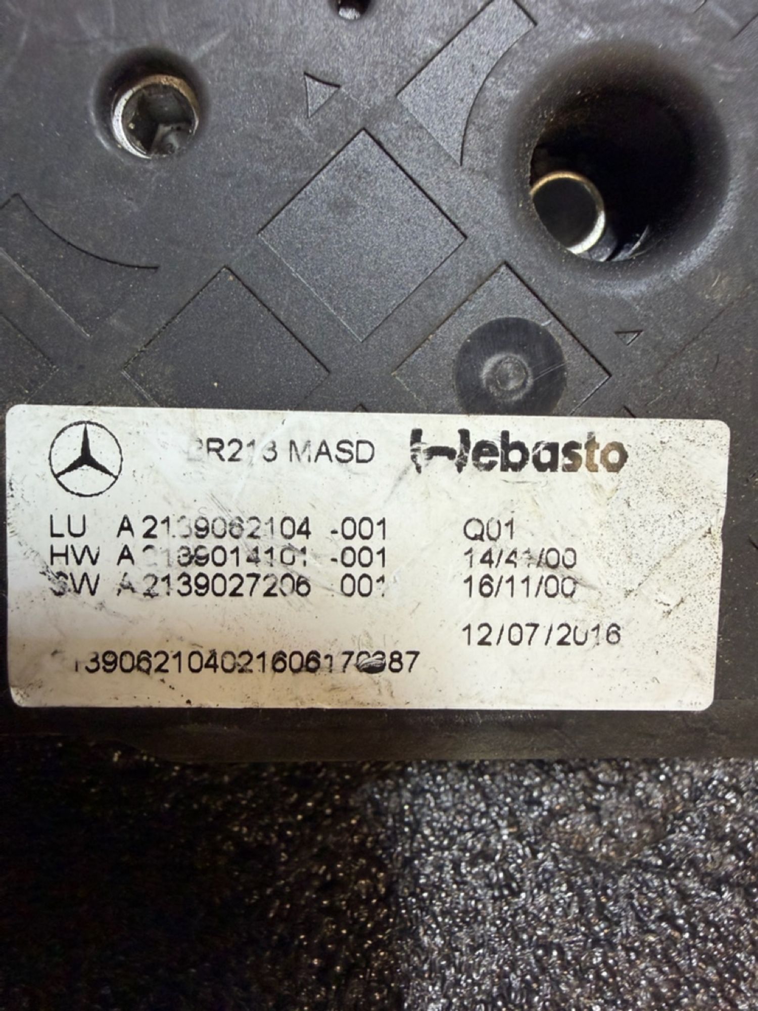 https://ycs.partsauto.market/partsauto-images/thmbs/userImages/57a1490c760884948c1593ca7cc92ed5/part/9c712618-b6e4-4516-88e9-bc9d088ffc9b_1776865991459.jpg
