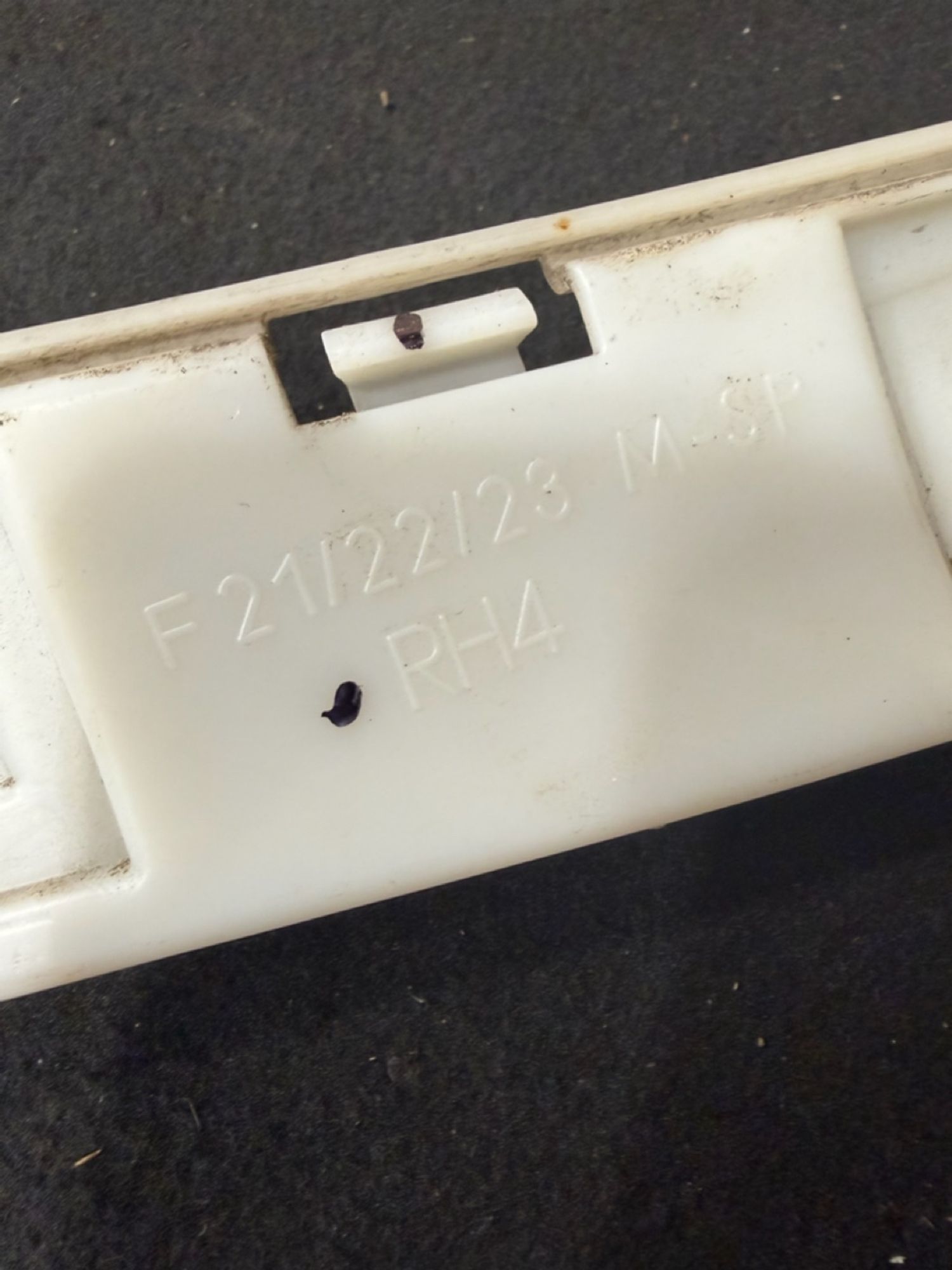 https://ycs.partsauto.market/partsauto-images/thmbs/userImages/57a1490c760884948c1593ca7cc92ed5/part/a4a7d346-320b-457c-be58-30b7857a85e9_1776947707520.jpg