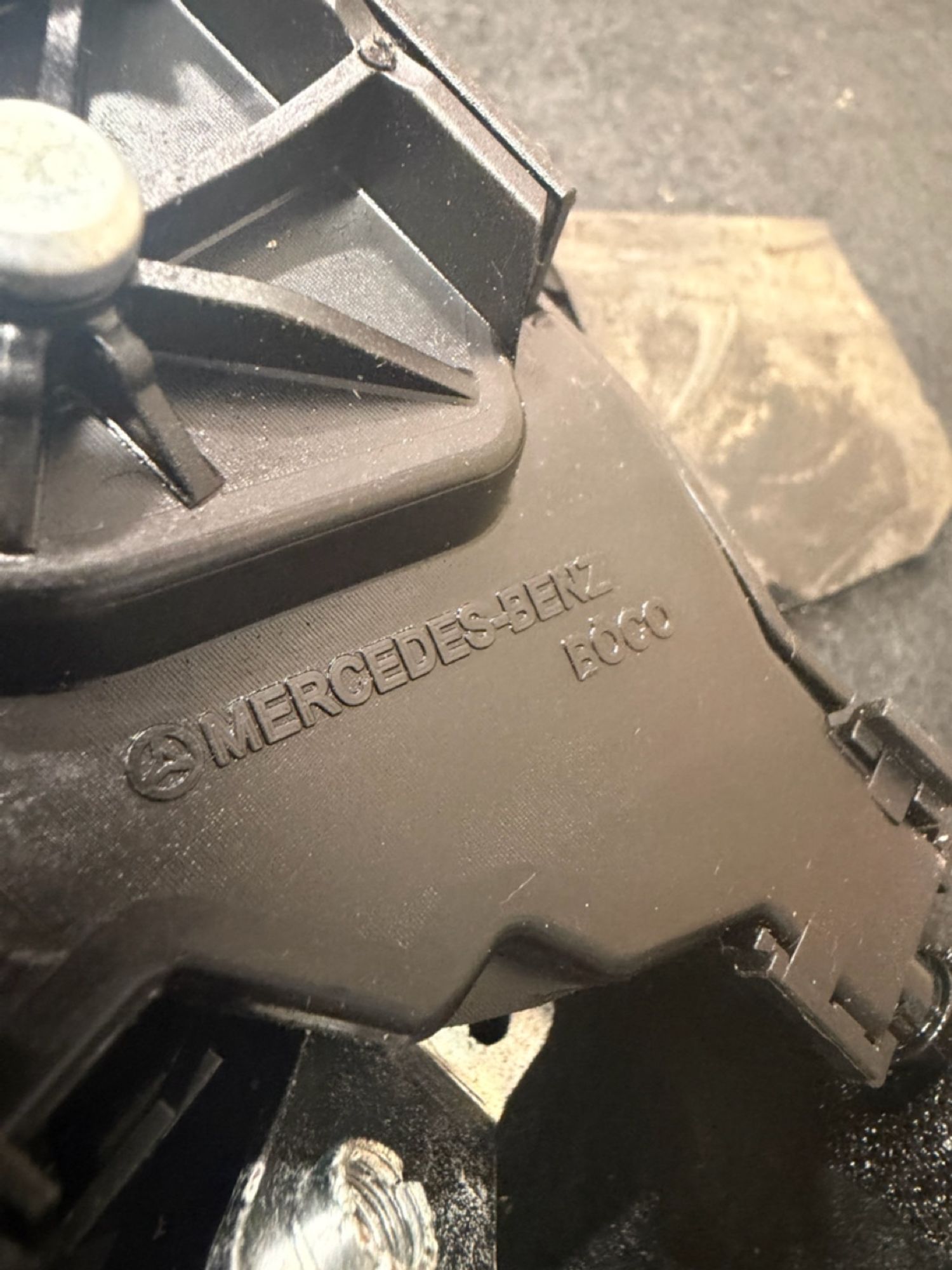 https://ycs.partsauto.market/partsauto-images/thmbs/userImages/57a1490c760884948c1593ca7cc92ed5/part/b0de839e-f79d-45f1-aea7-63e0eebbfba0_1776692792220.jpg