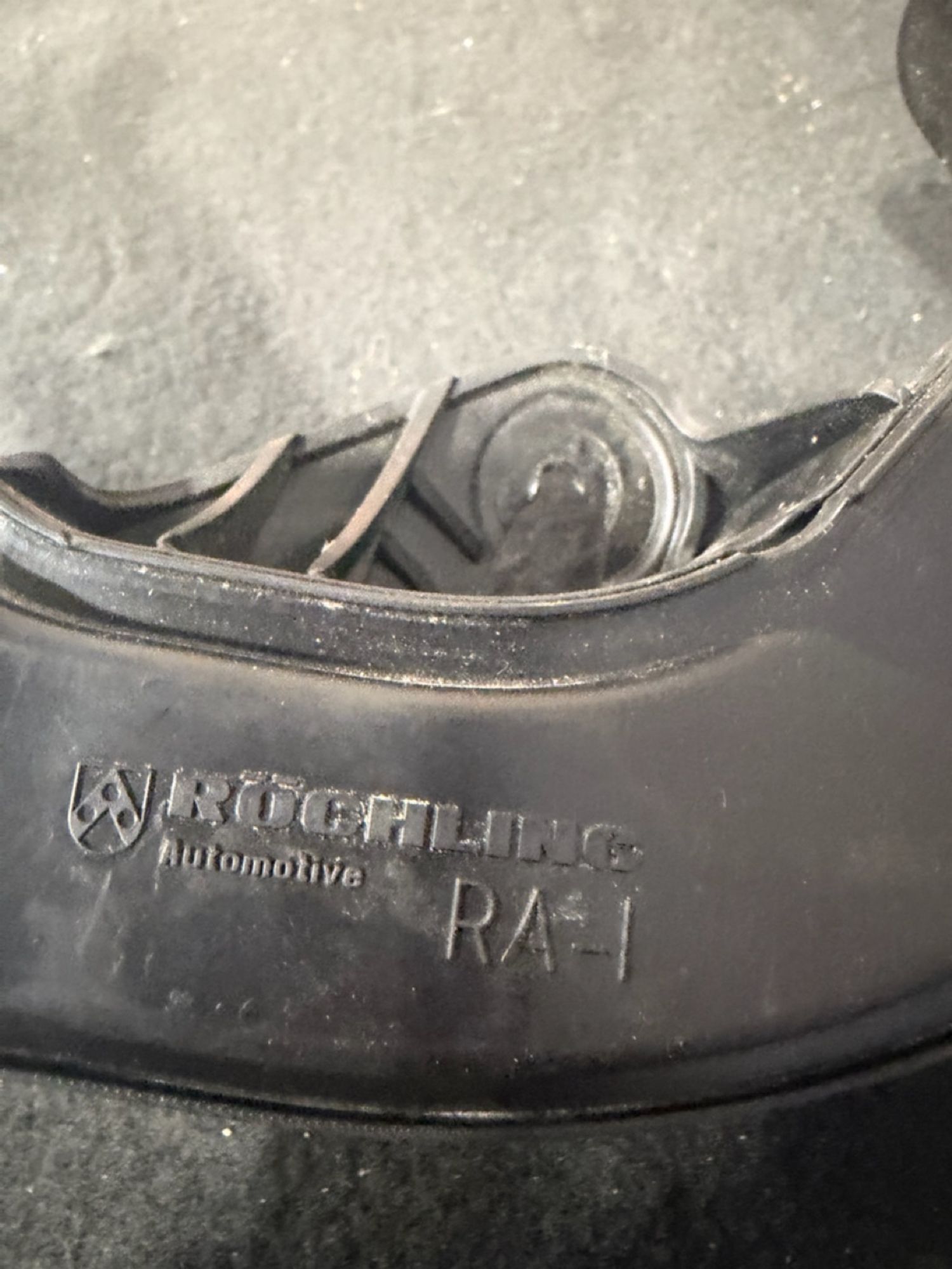https://ycs.partsauto.market/partsauto-images/thmbs/userImages/57a1490c760884948c1593ca7cc92ed5/part/c8028f21-46bc-459d-aab1-9297f4911db0_1776688261672.jpg