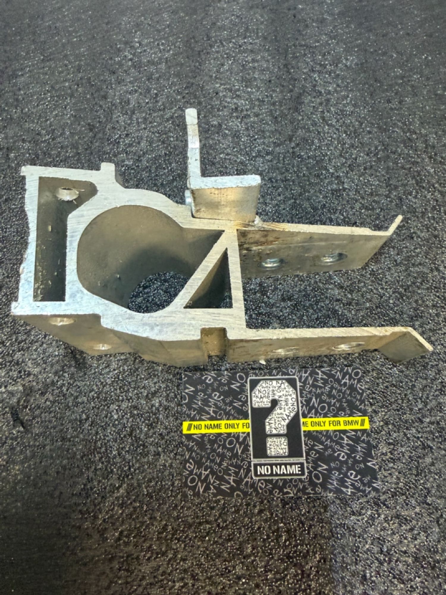 https://ycs.partsauto.market/partsauto-images/thmbs/userImages/57a1490c760884948c1593ca7cc92ed5/part/c8df4815-158f-4b89-978a-25e76fda04cb_1777120264756.jpg