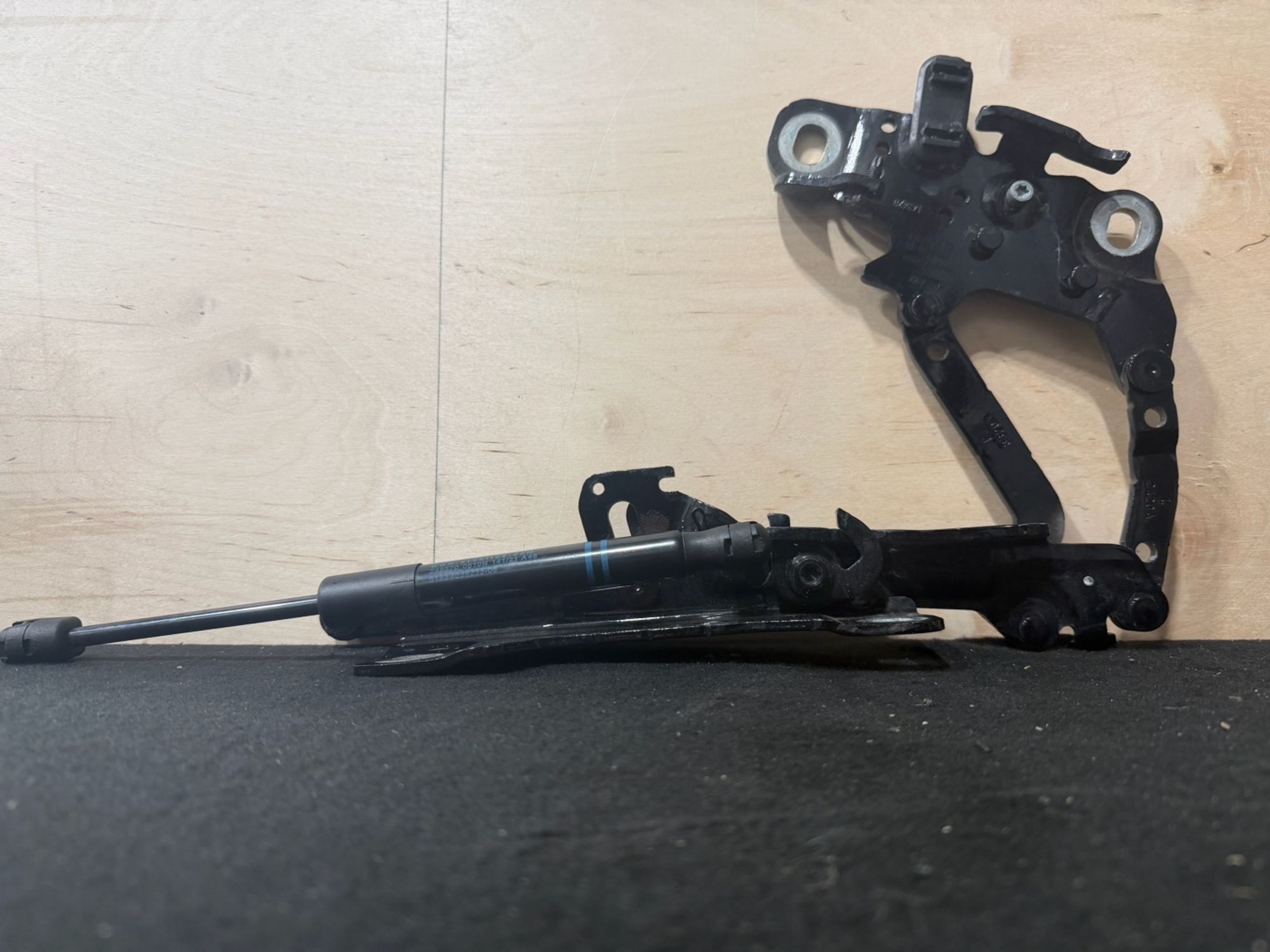https://ycs.partsauto.market/partsauto-images/thmbs/userImages/57a1490c760884948c1593ca7cc92ed5/part/cbe5ec36-bdd7-4763-916d-cd1e95ab06cb_1776705711822.jpg