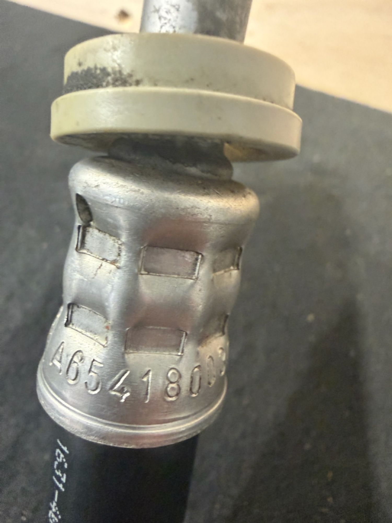 https://ycs.partsauto.market/partsauto-images/thmbs/userImages/57a1490c760884948c1593ca7cc92ed5/part/d9d640cf-dfd2-4573-83d0-af08f7e740a7_1776687875006.jpg