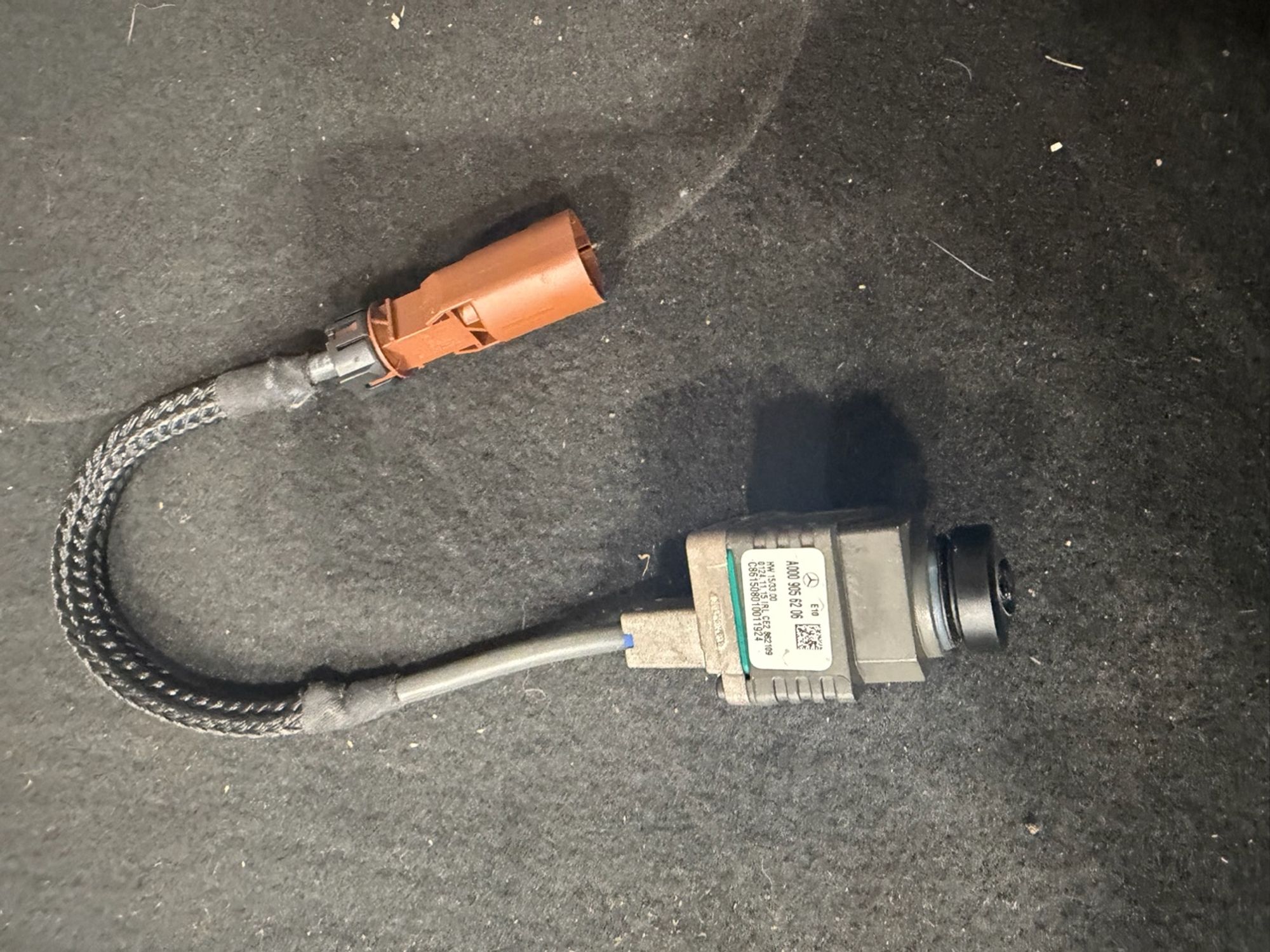 https://ycs.partsauto.market/partsauto-images/thmbs/userImages/57a1490c760884948c1593ca7cc92ed5/part/e73e90e2-75ac-46f6-8b09-6a0037b81cd0_1776686167475.jpg