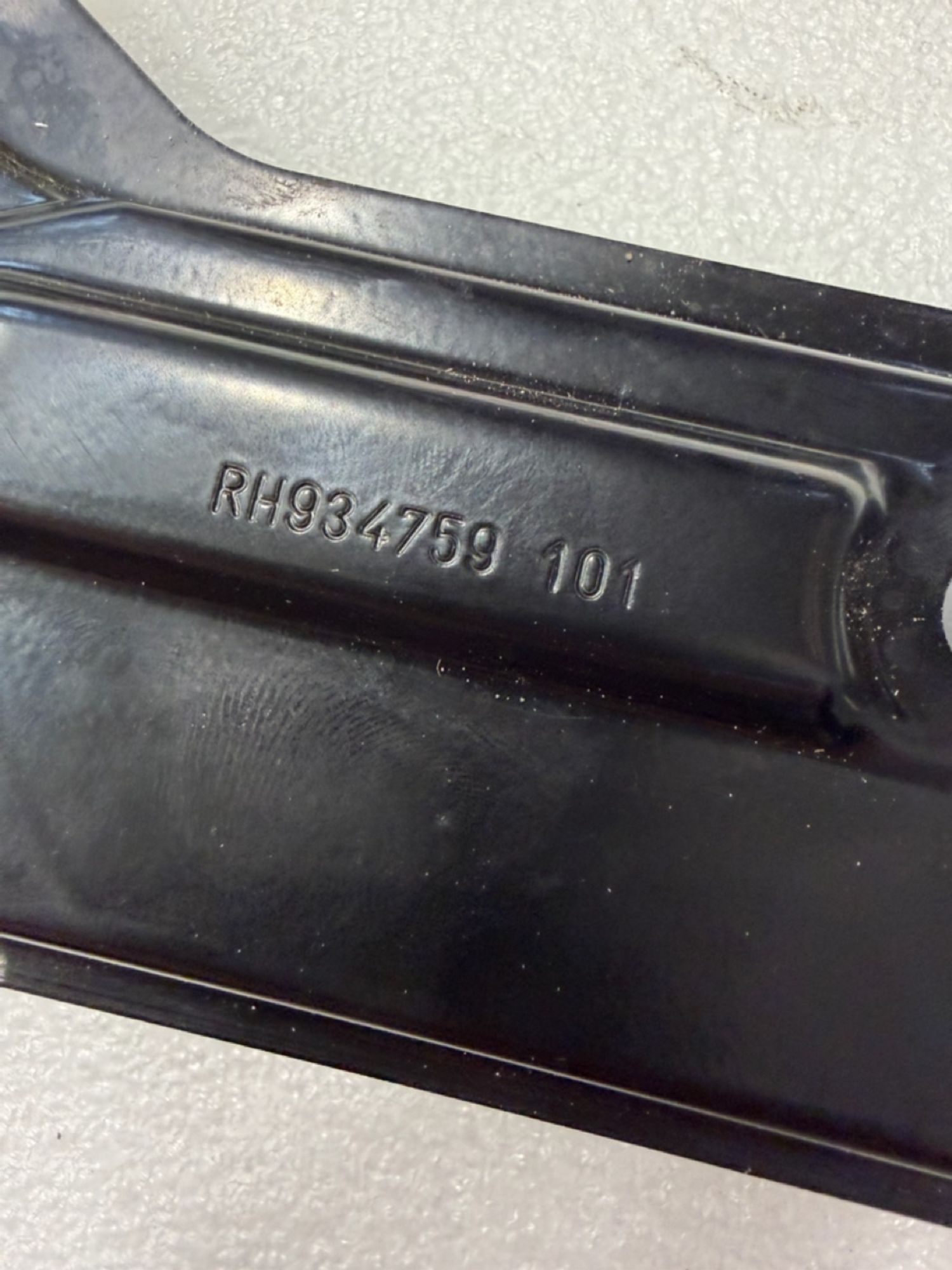 https://ycs.partsauto.market/partsauto-images/thmbs/userImages/57a1490c760884948c1593ca7cc92ed5/part/edbffa95-a5dd-4b69-9eaa-3502afd6058c_1776098437525.jpg