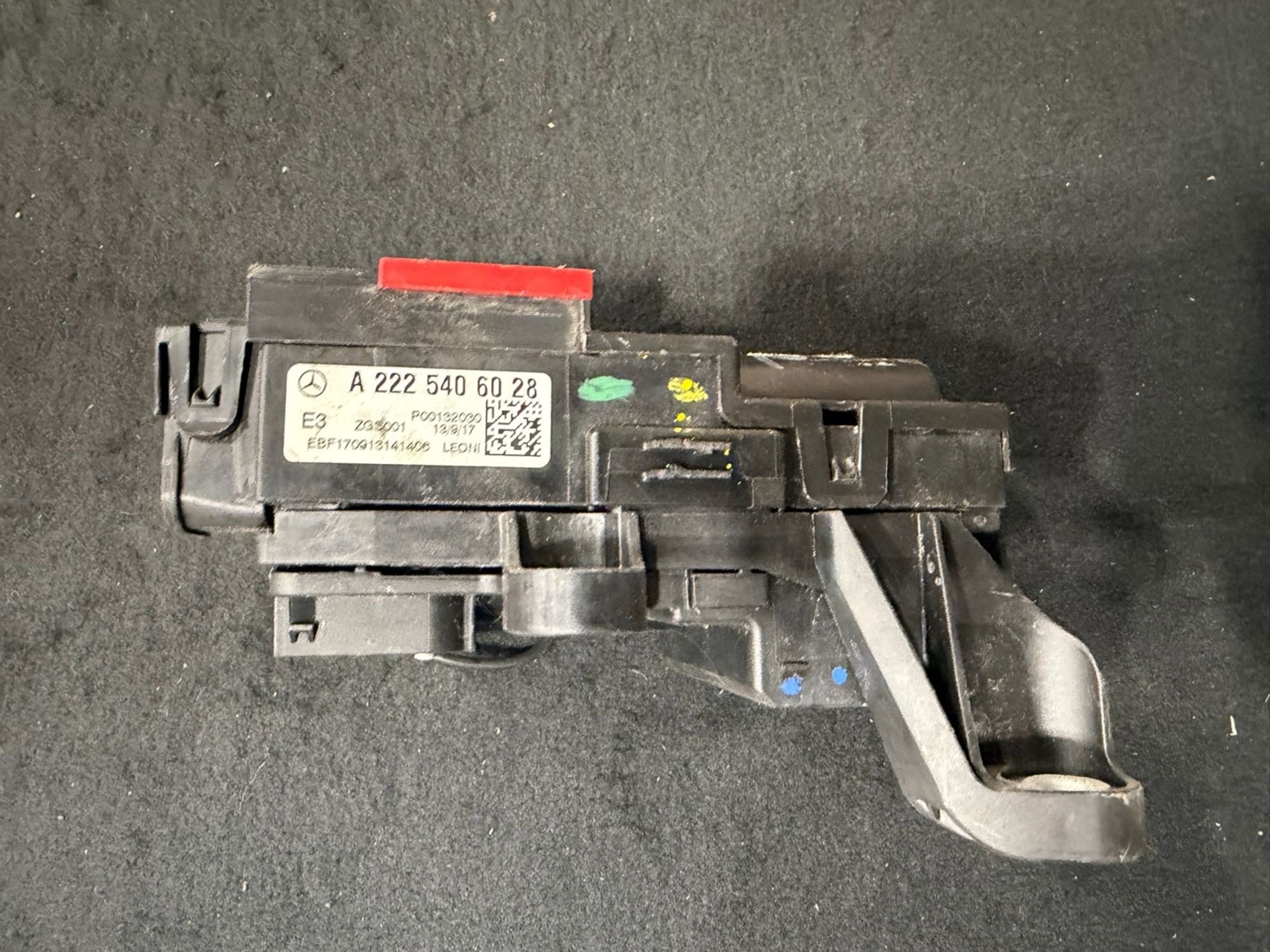 https://ycs.partsauto.market/partsauto-images/thmbs/userImages/57a1490c760884948c1593ca7cc92ed5/part/ee512973-7c8f-4bcb-86e9-28b4ee839f28_1776445425645.jpg
