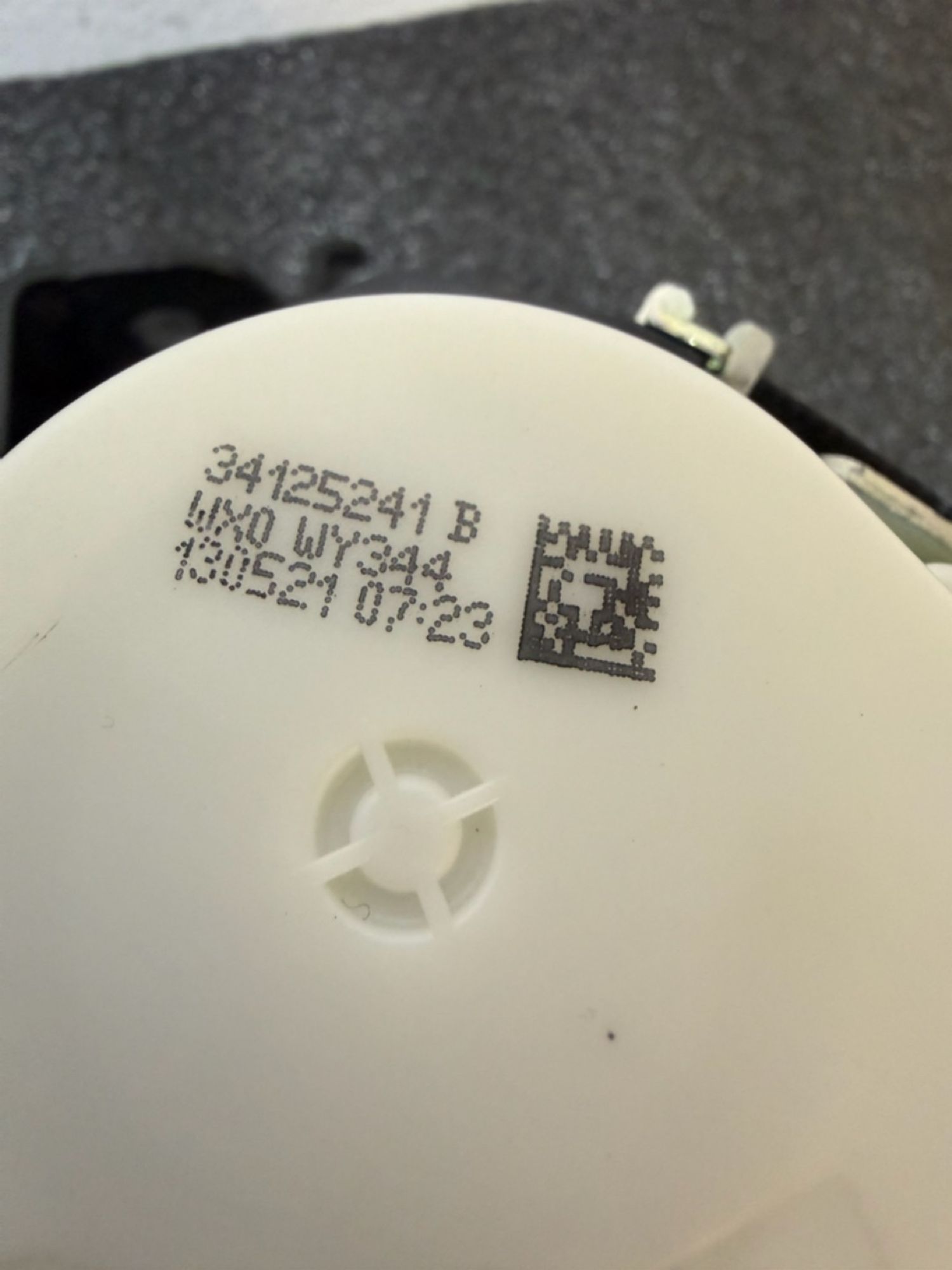 https://ycs.partsauto.market/partsauto-images/thmbs/userImages/57a1490c760884948c1593ca7cc92ed5/part/ef6f3314-c7e3-4b15-9cfd-e31e1100b5f4_1776871083968.jpg