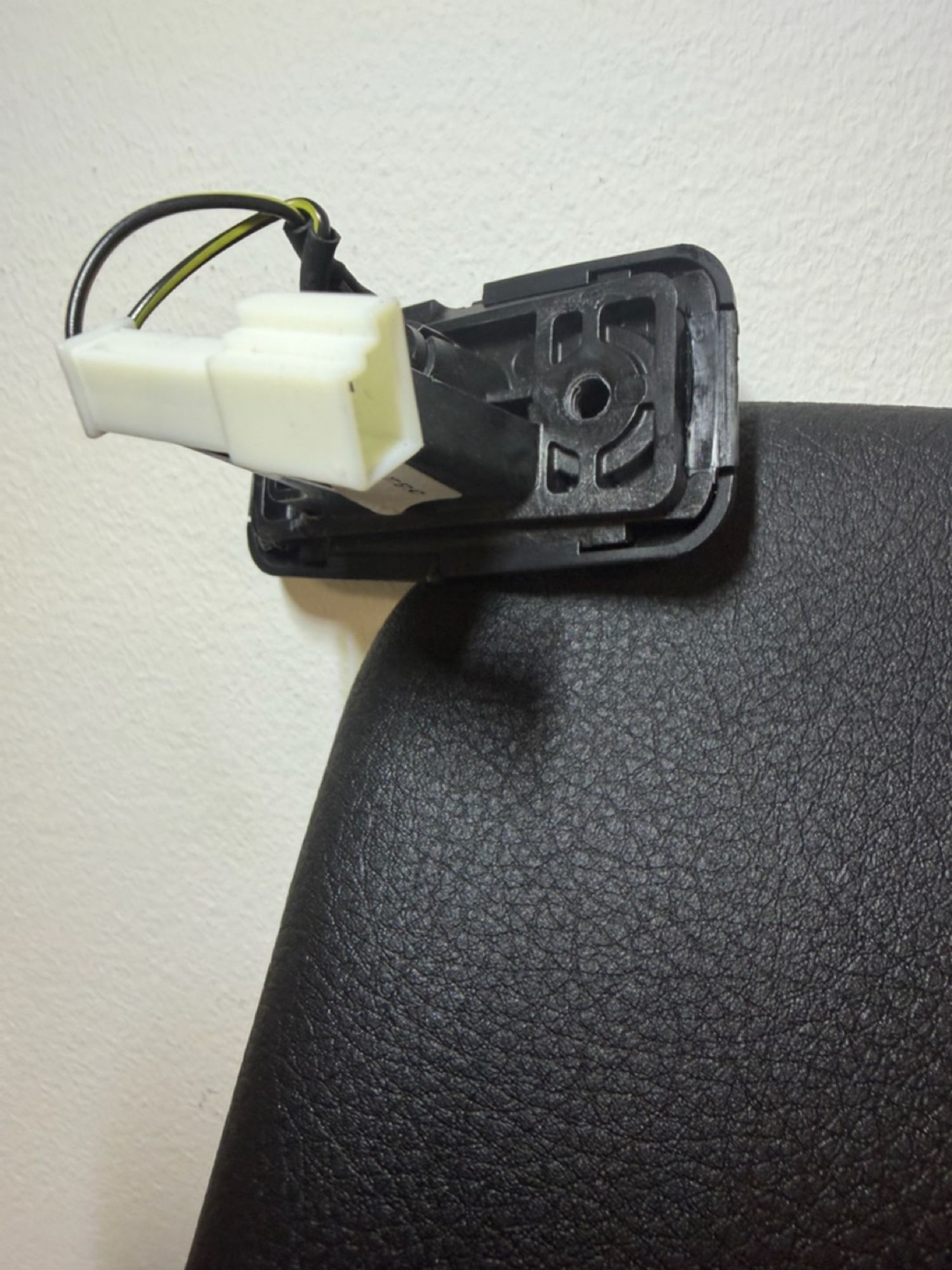 https://ycs.partsauto.market/partsauto-images/thmbs/userImages/57a1490c760884948c1593ca7cc92ed5/part/f4a59f93-5767-45f3-bc74-116110b8debc_1776860122720.jpg