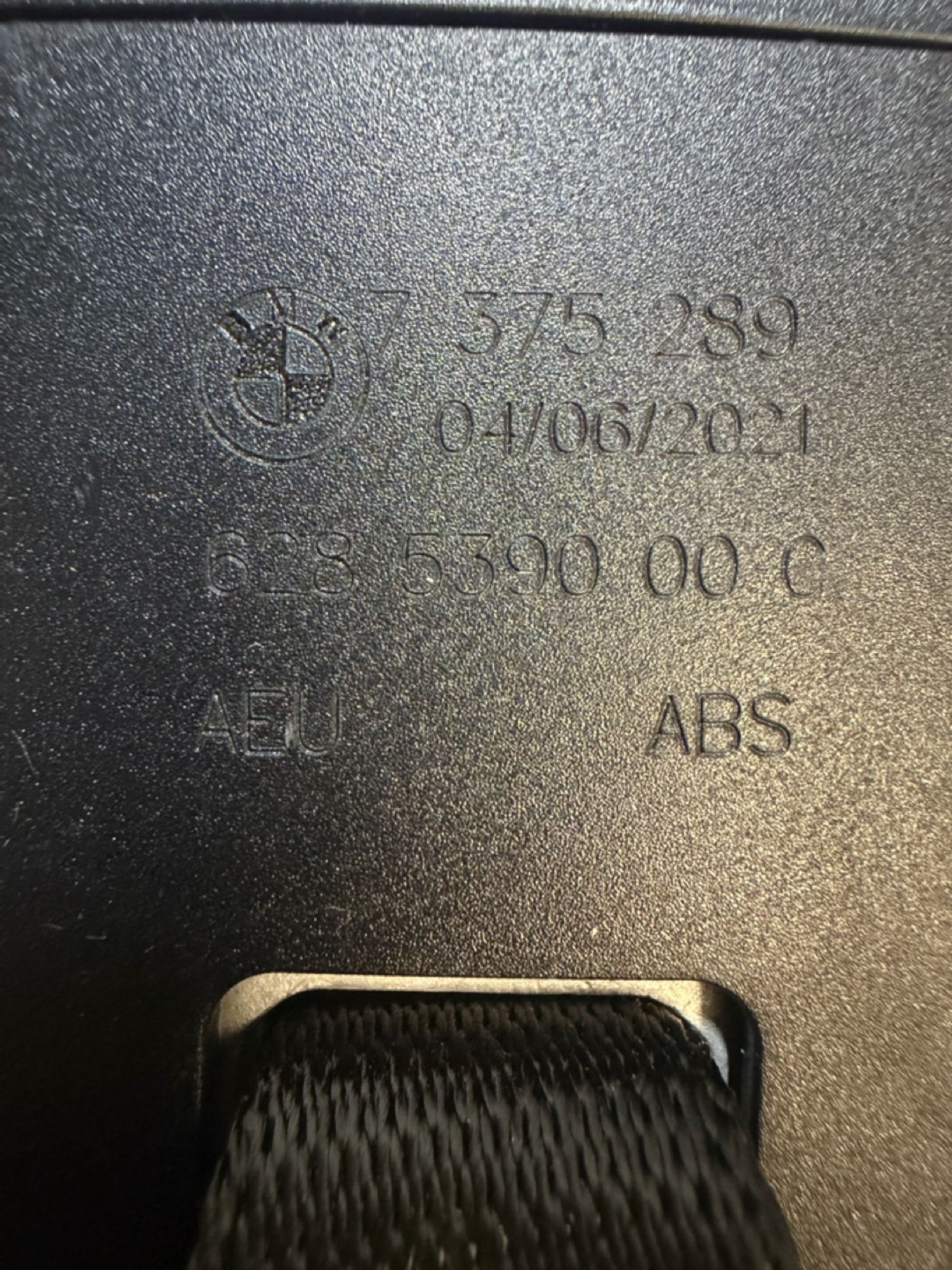 https://ycs.partsauto.market/partsauto-images/thmbs/userImages/57a1490c760884948c1593ca7cc92ed5/part/f4e06490-cc9c-43de-937e-a635208ffe5e_1777016287398.jpg
